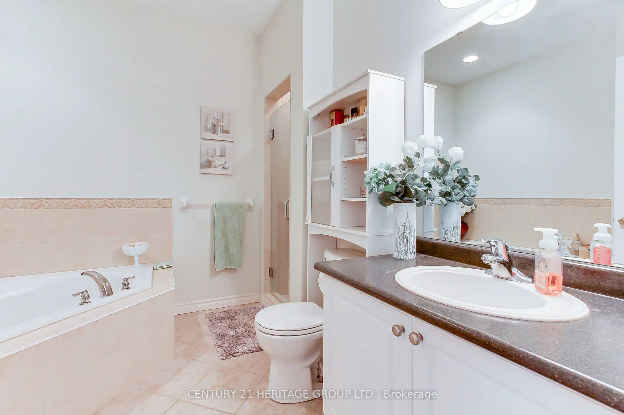174 Lindsay Street N, #28j