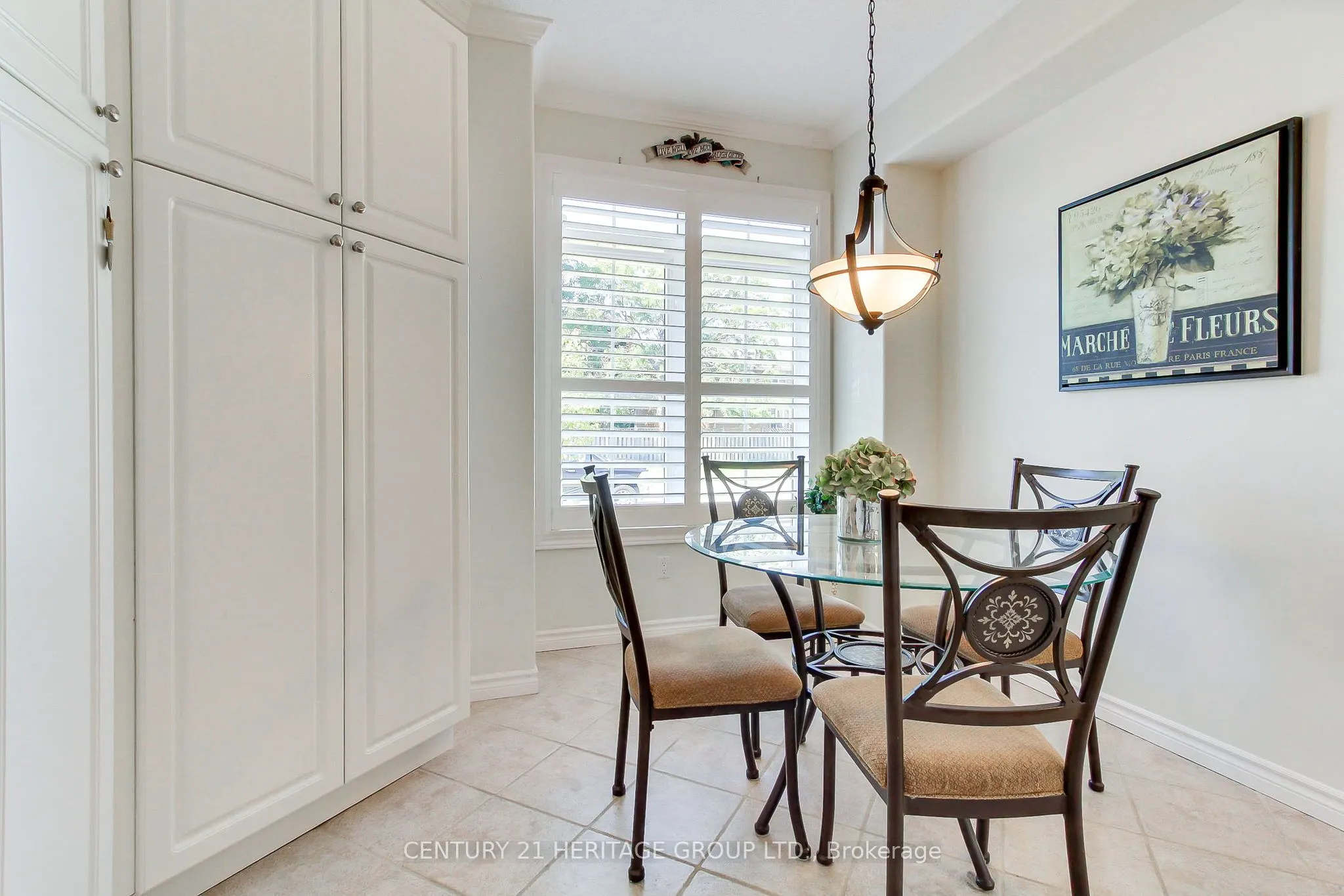 174 Lindsay Street N, #28j