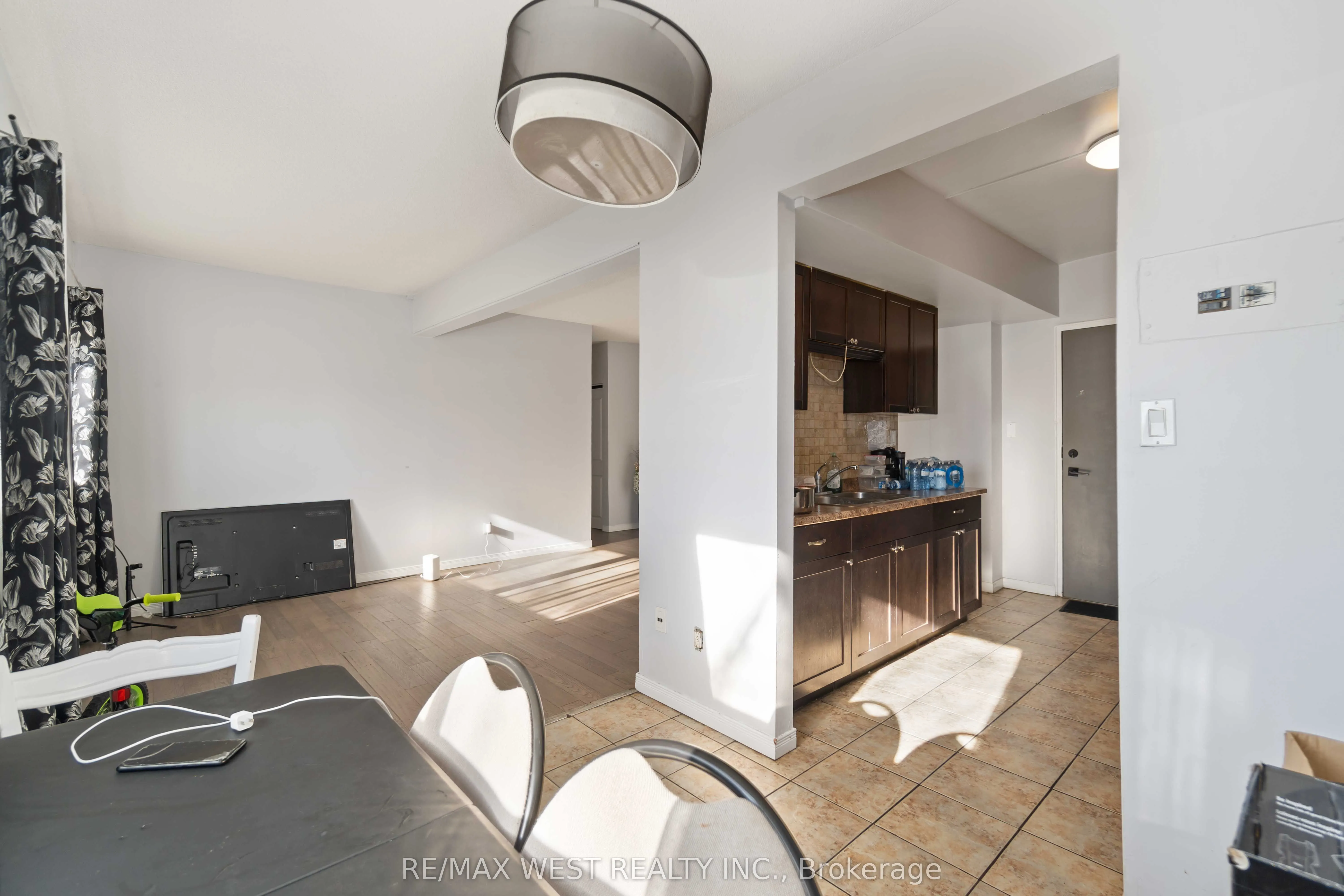 283 Fairway Road N, #90