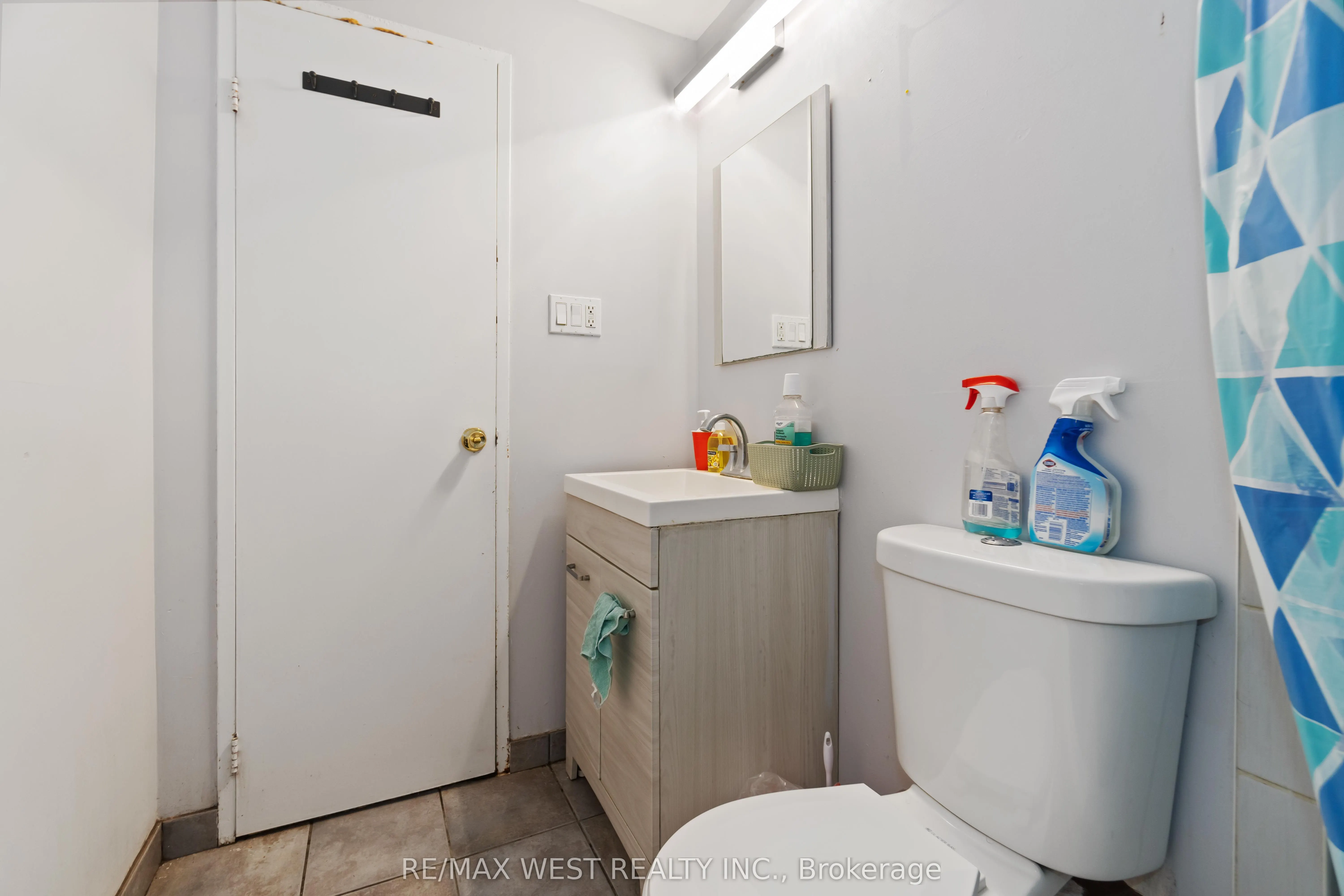 283 Fairway Road N, #90