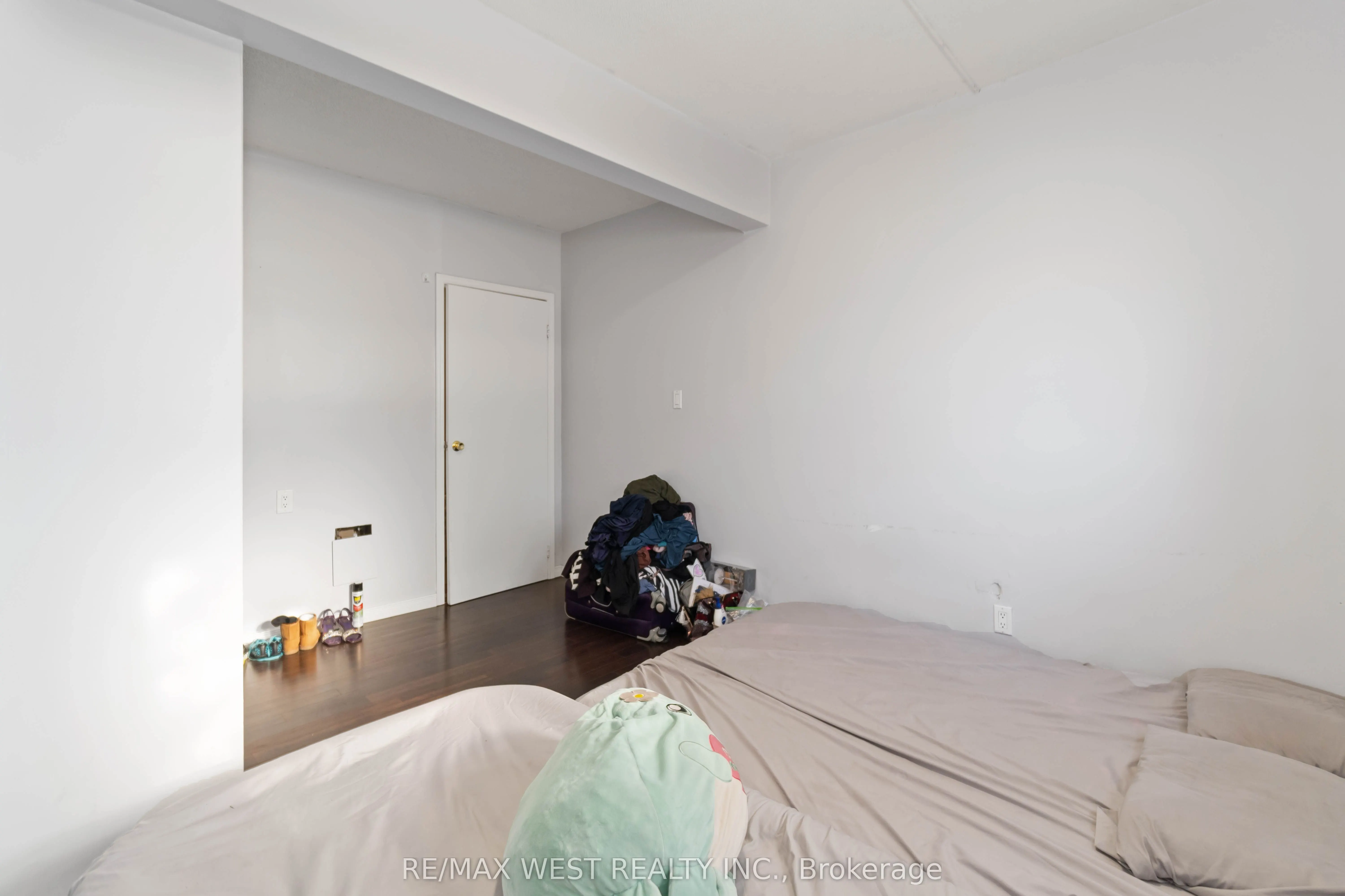 283 Fairway Road N, #90