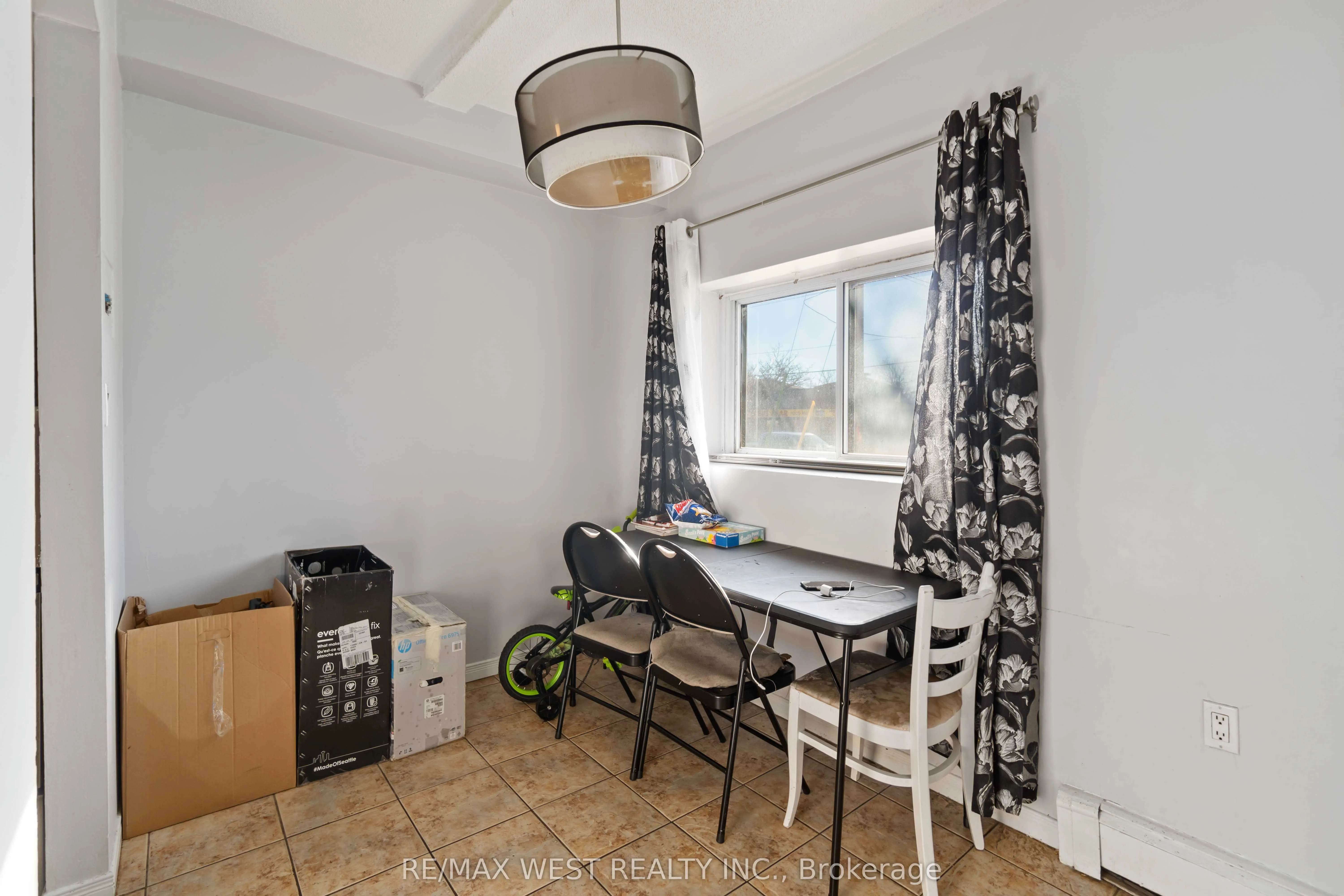283 Fairway Road N, #90