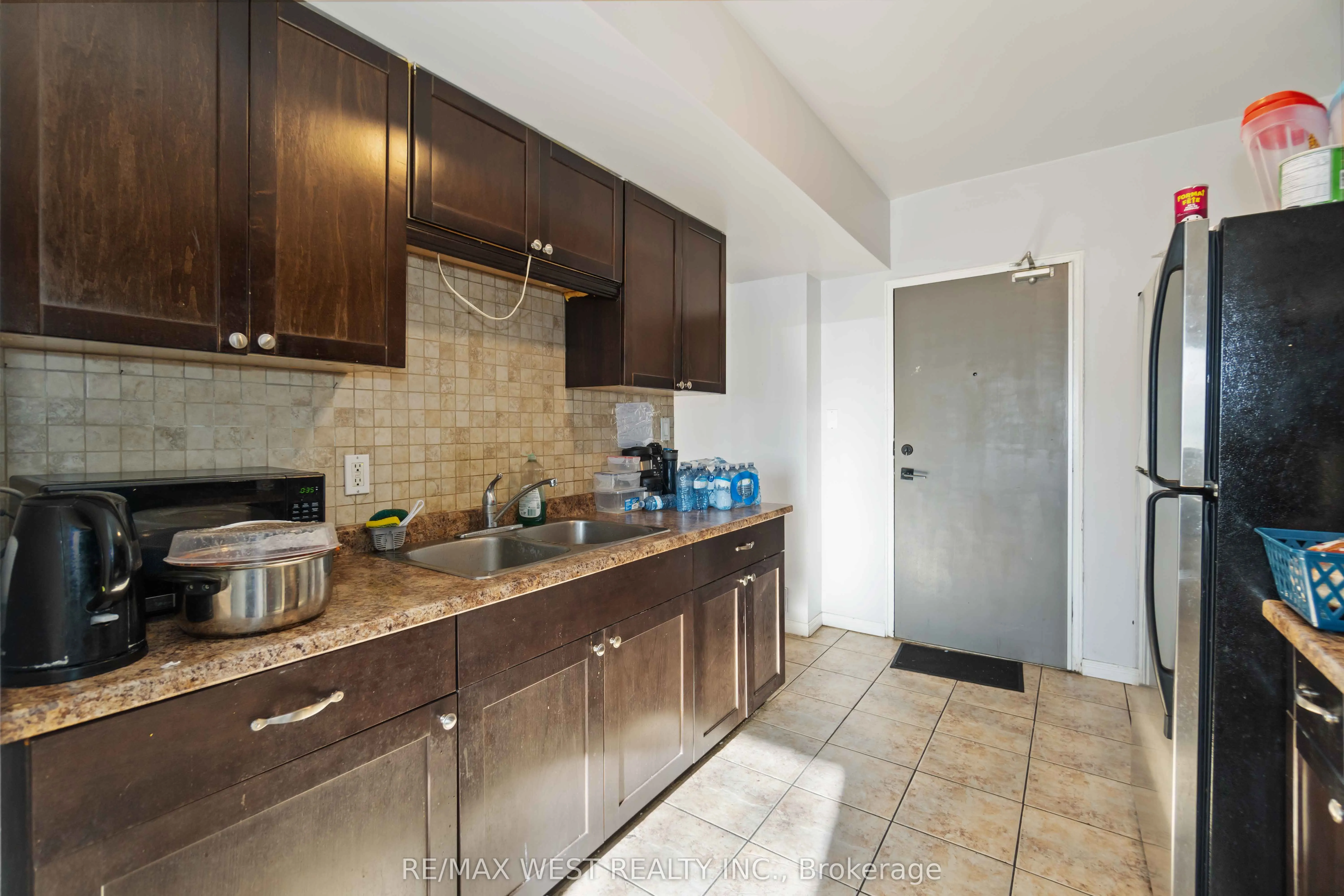283 Fairway Road N, #90
