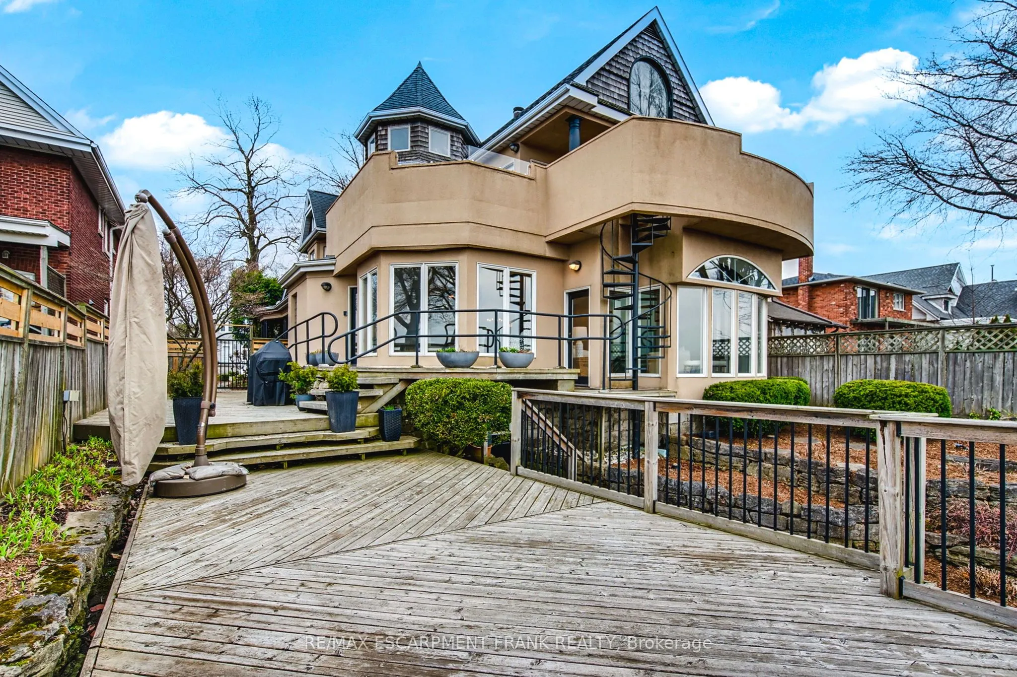 91 MOUNTAIN PARK Avenue