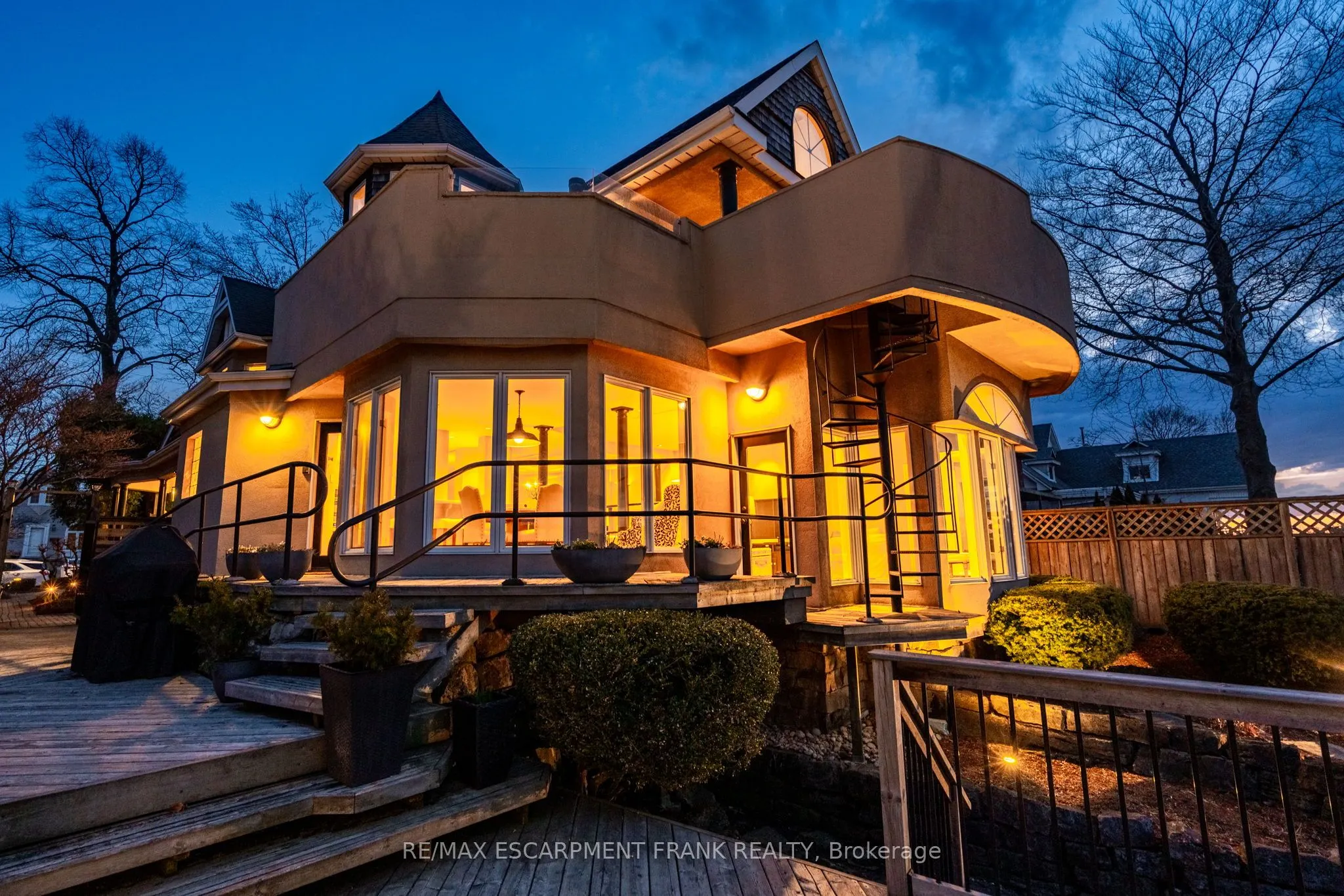 91 MOUNTAIN PARK Avenue