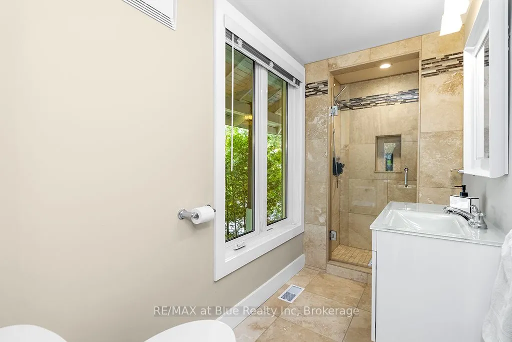 147 Carmichael Crescent