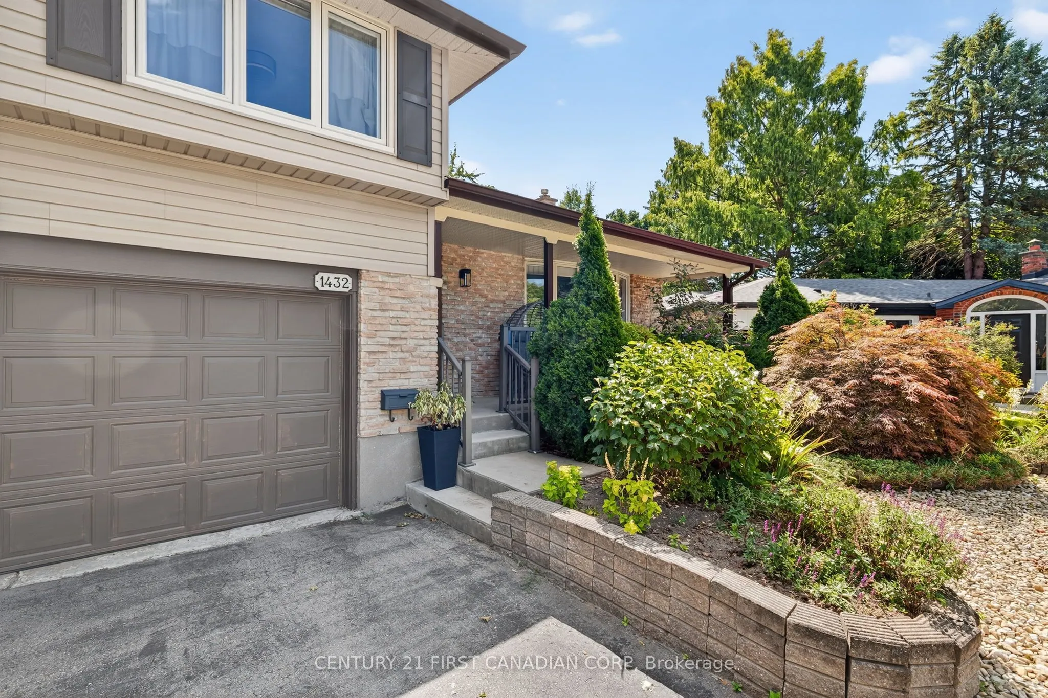 1432 Norman Place