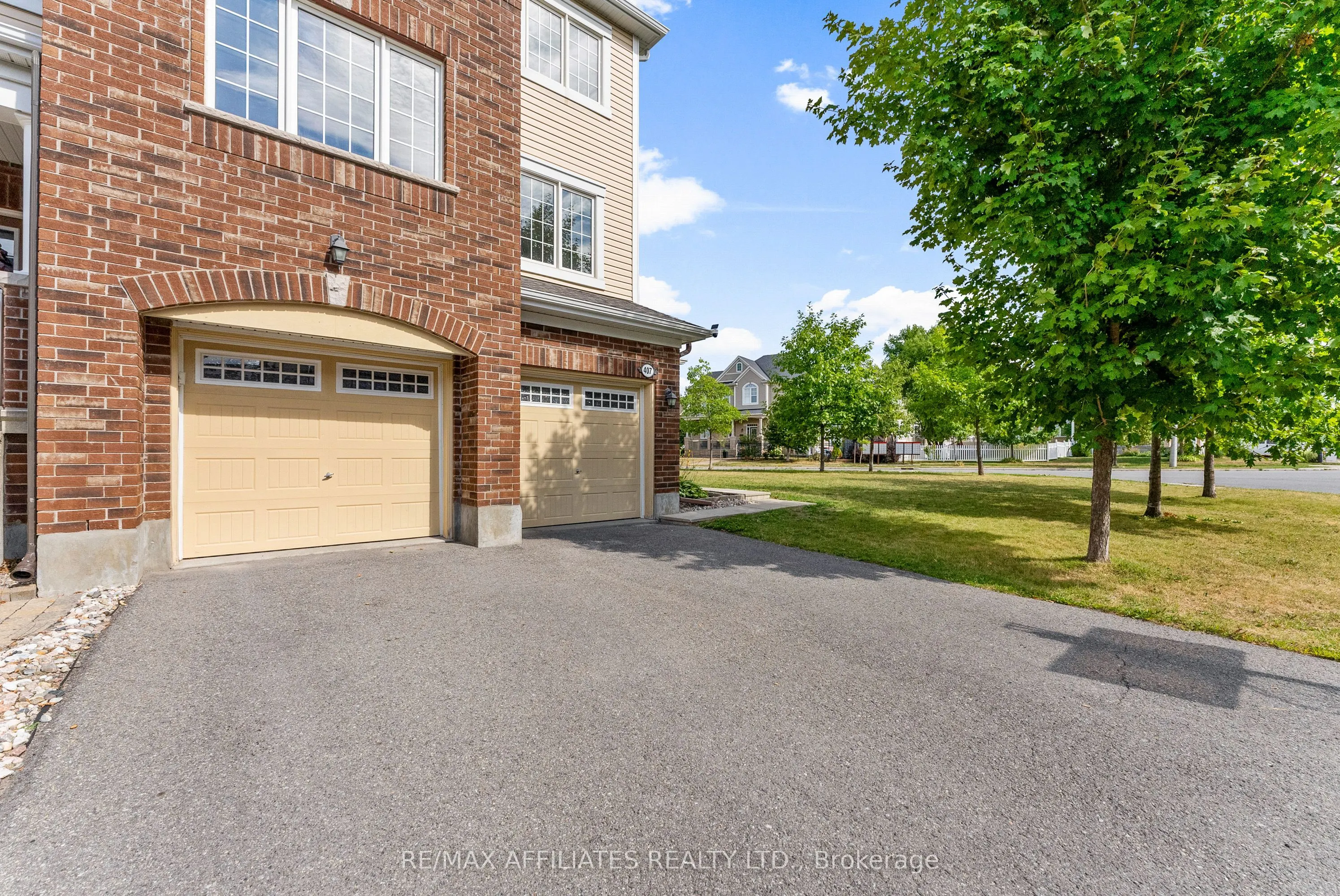407 Coldwater Crescent
