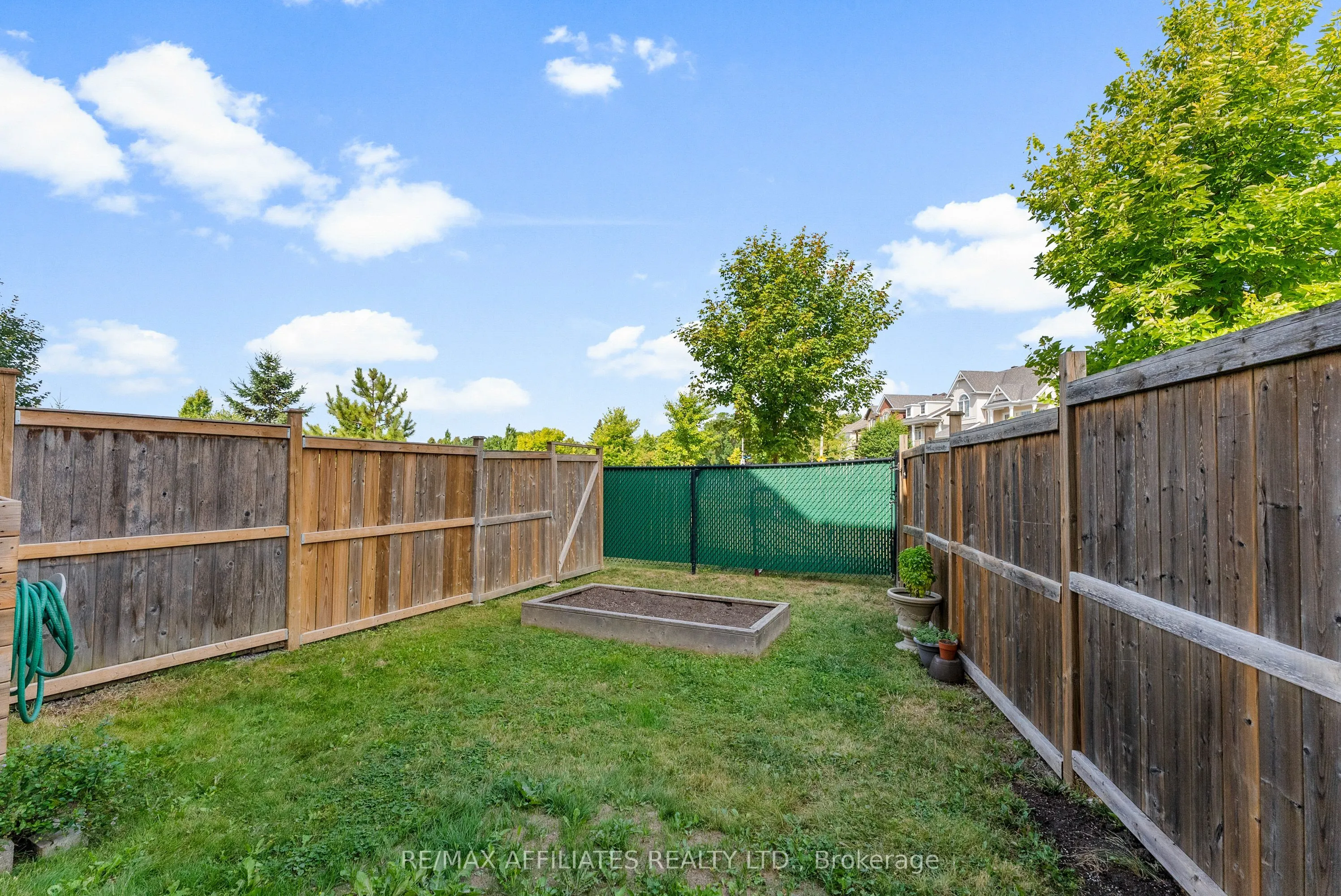 407 Coldwater Crescent