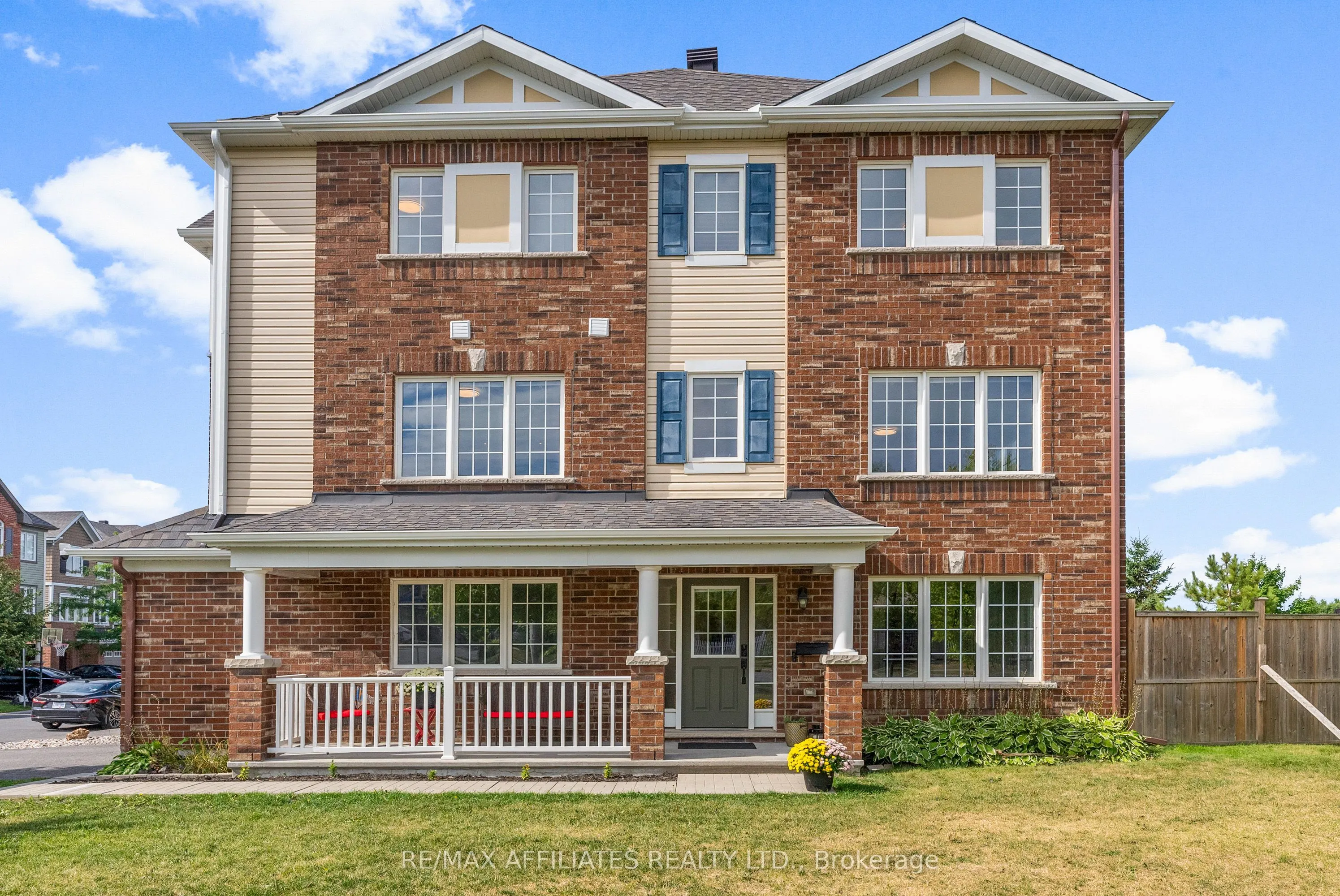 407 Coldwater Crescent