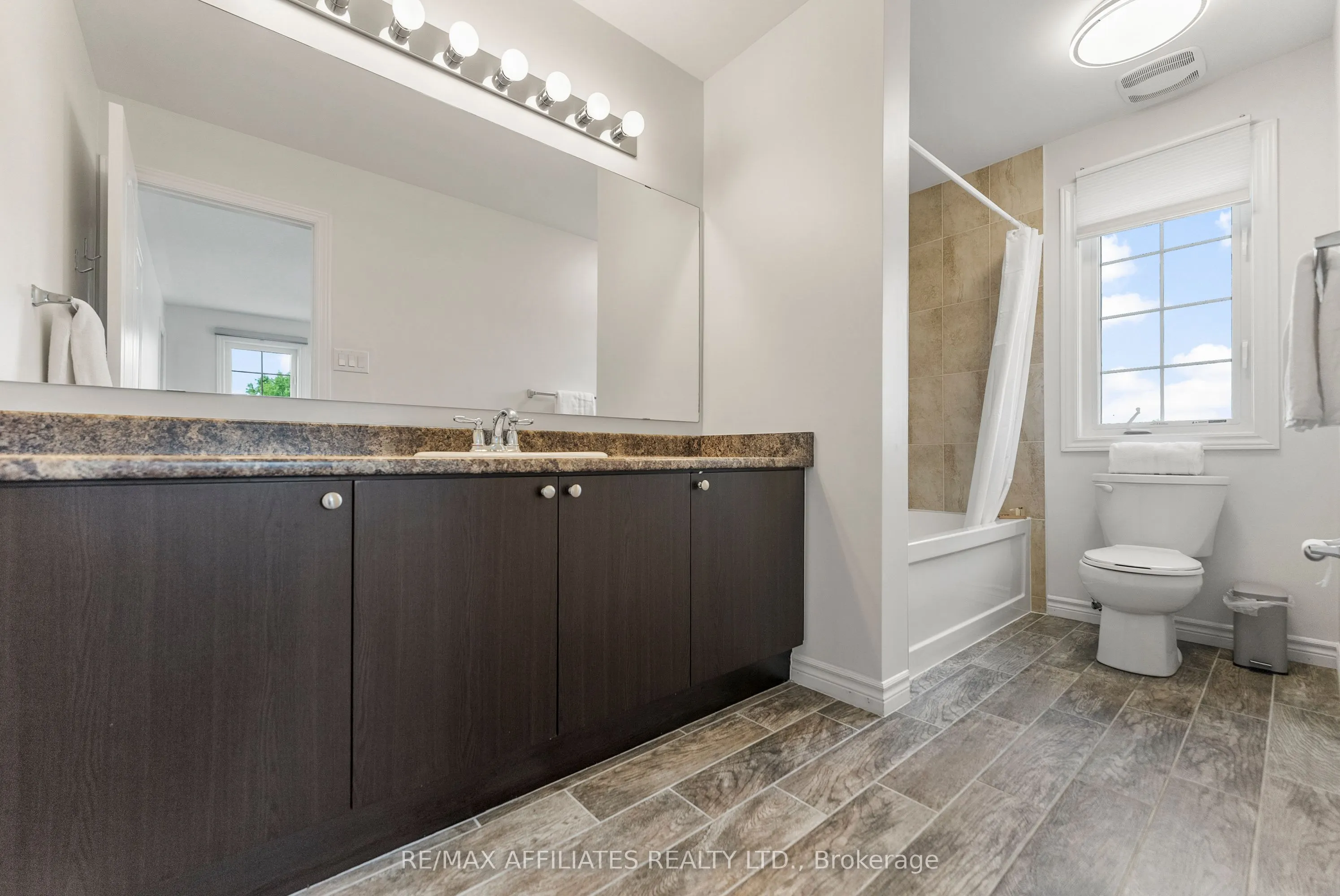 407 Coldwater Crescent