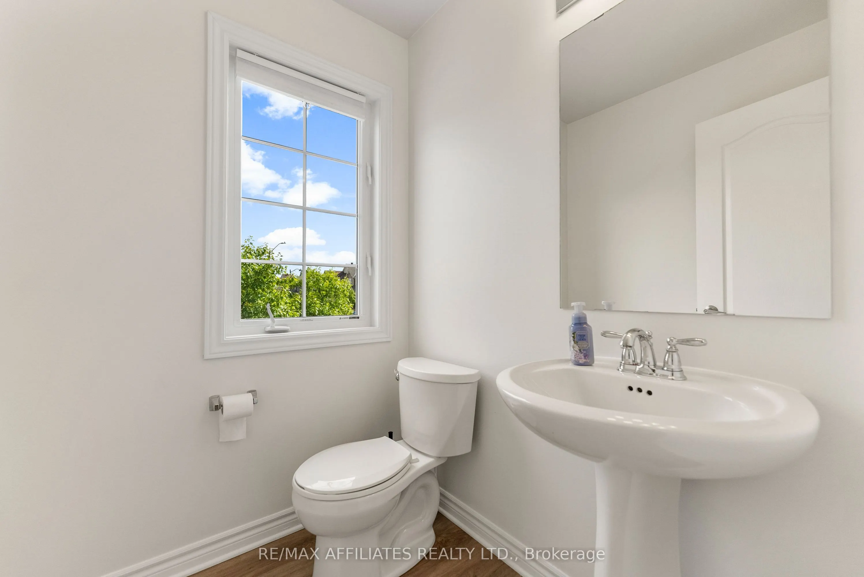 407 Coldwater Crescent