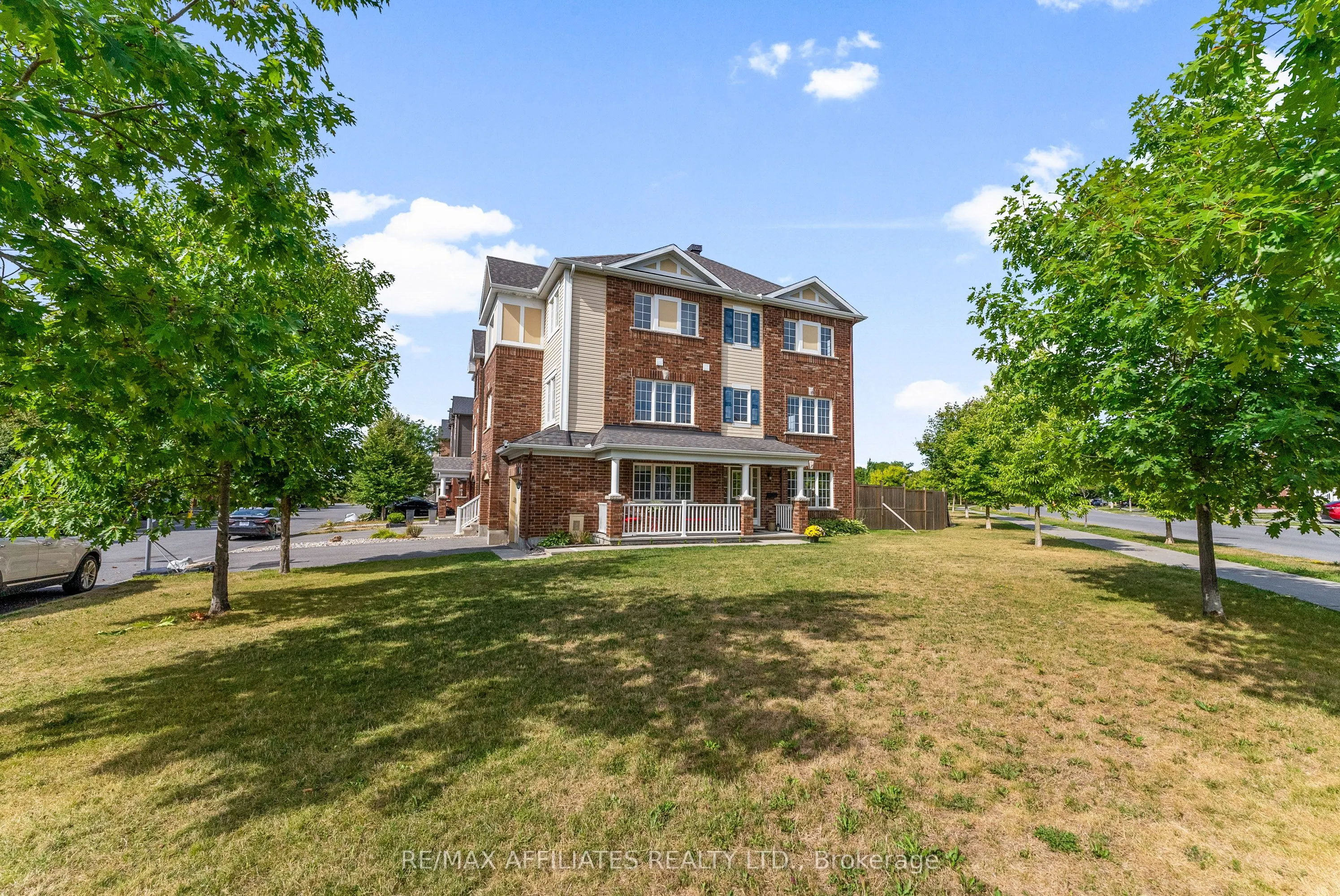 407 Coldwater Crescent