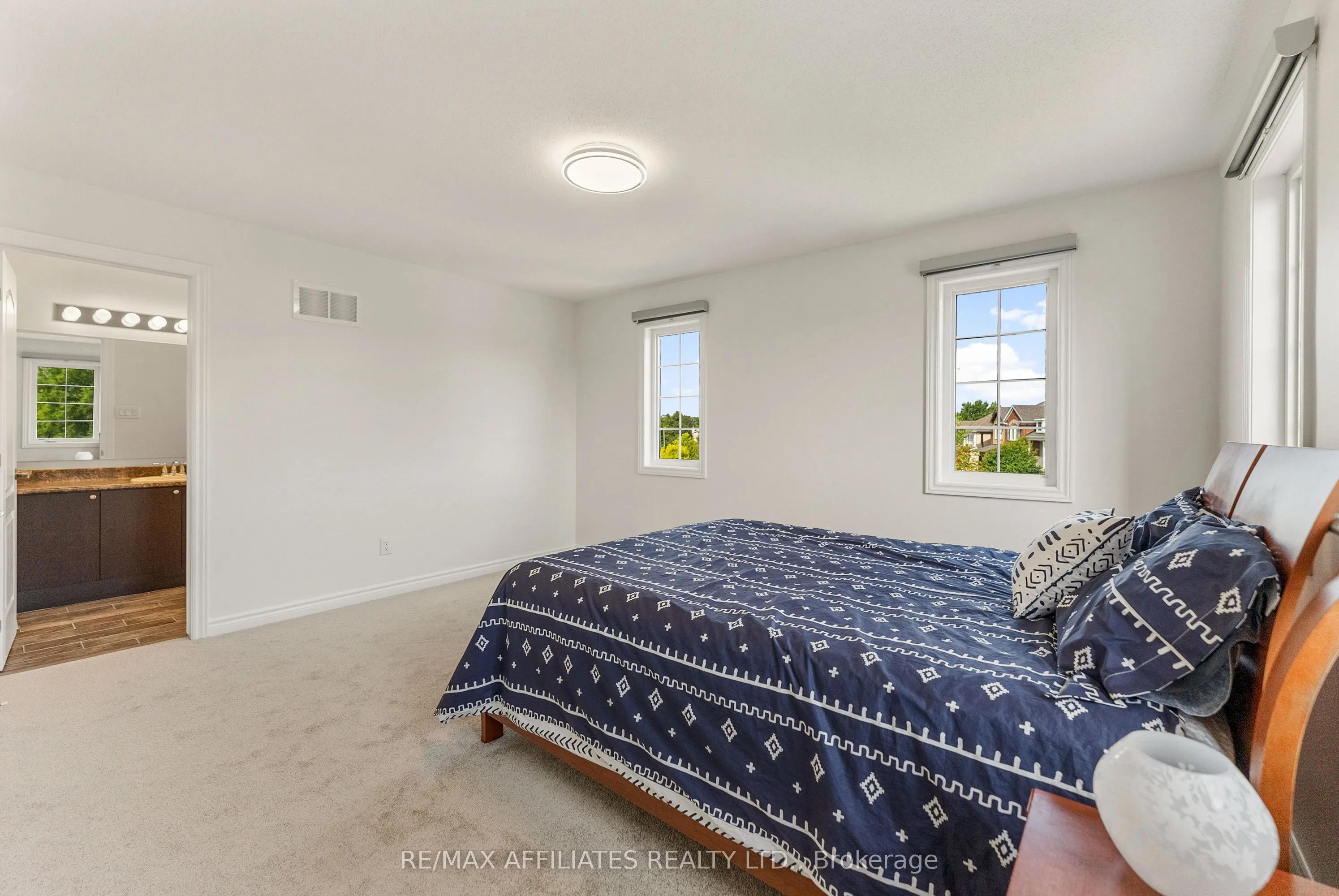 407 Coldwater Crescent