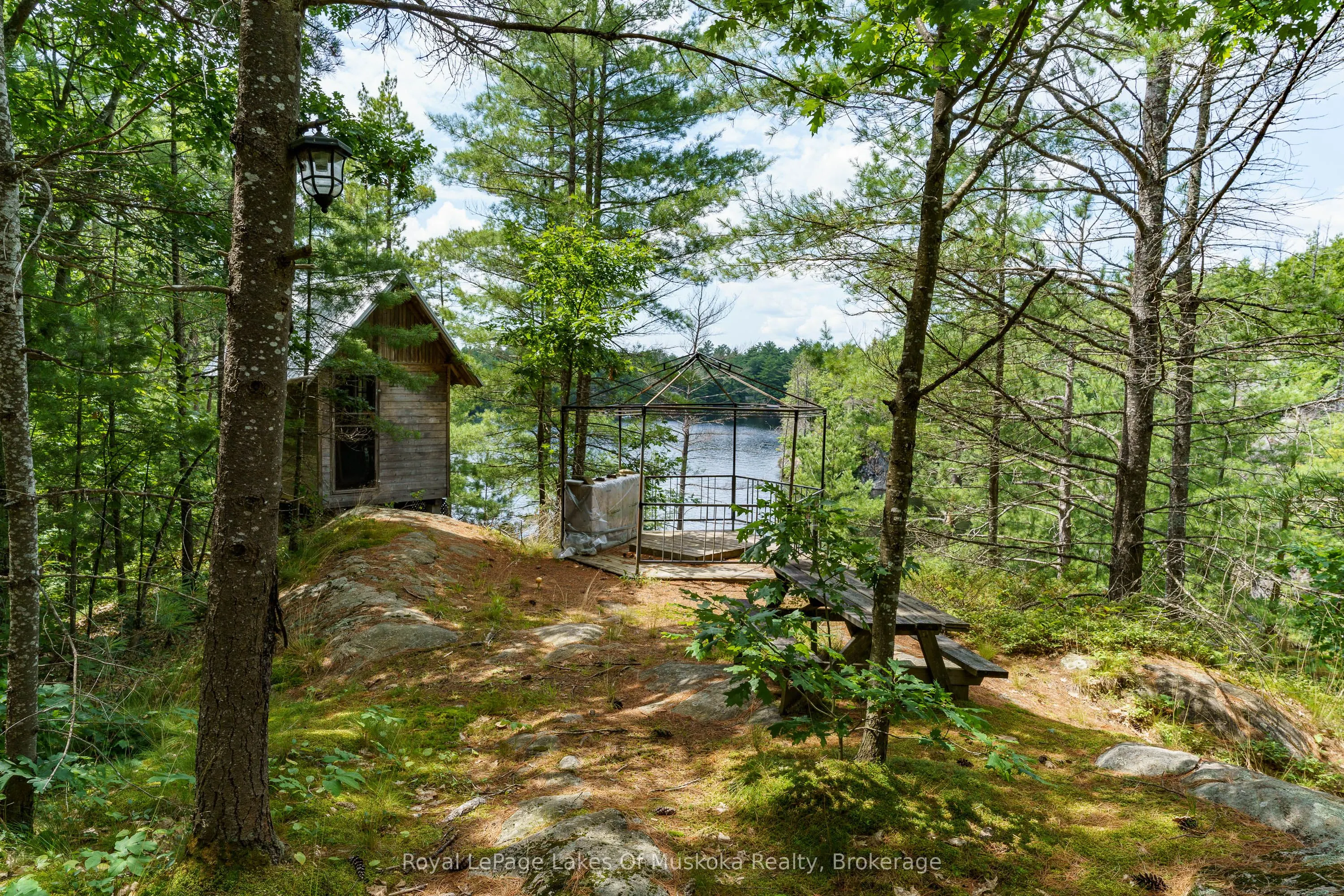 998 Gull Lake