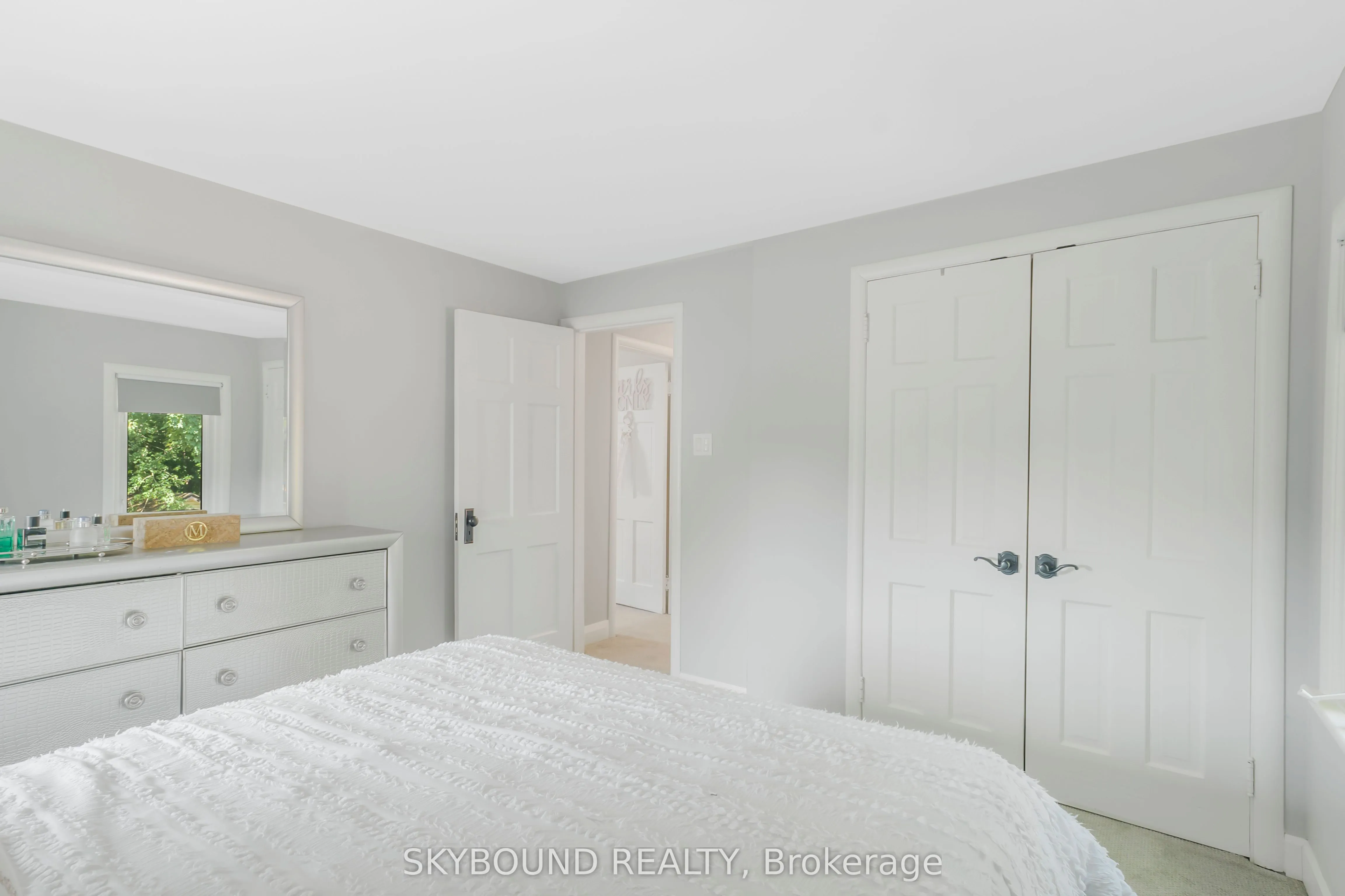 5177 Valley Way