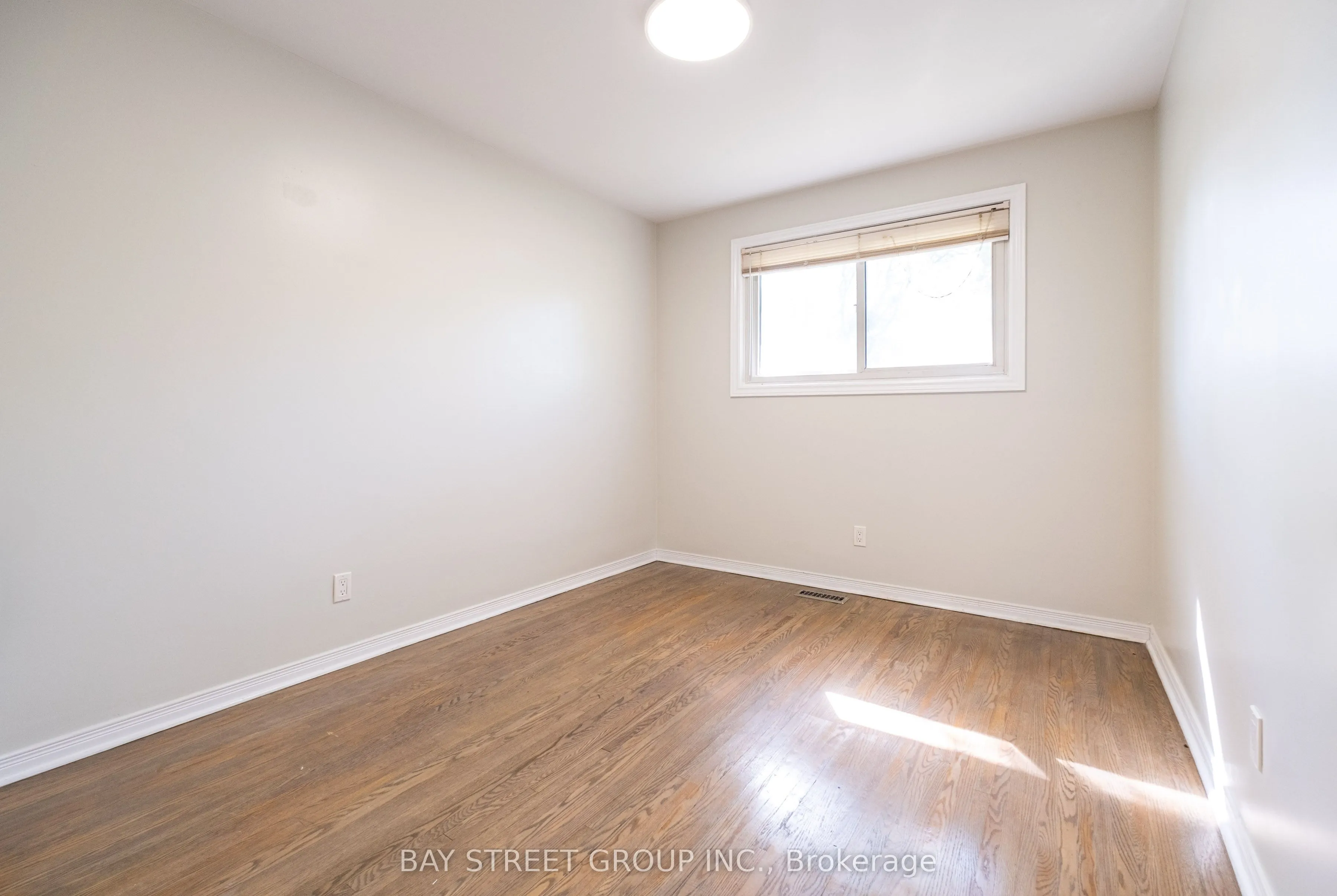15 Old Oxford Road, #Main Level