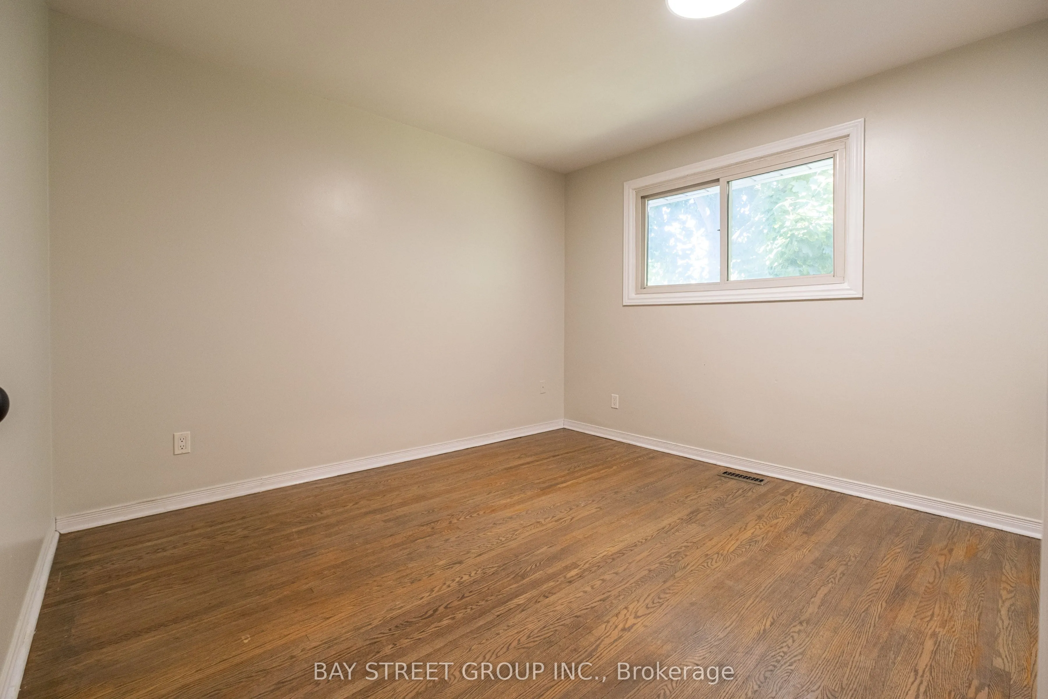 15 Old Oxford Road, #Main Level