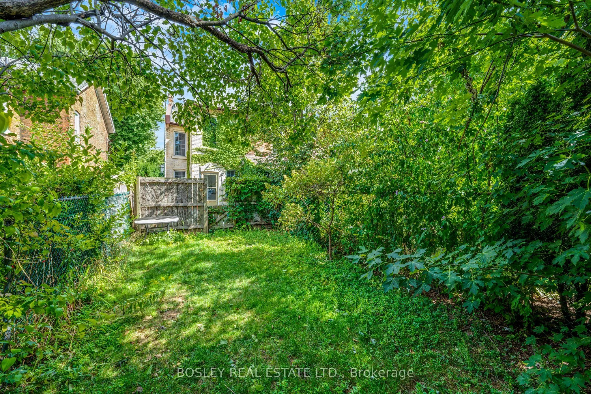 175 MacNab Street N