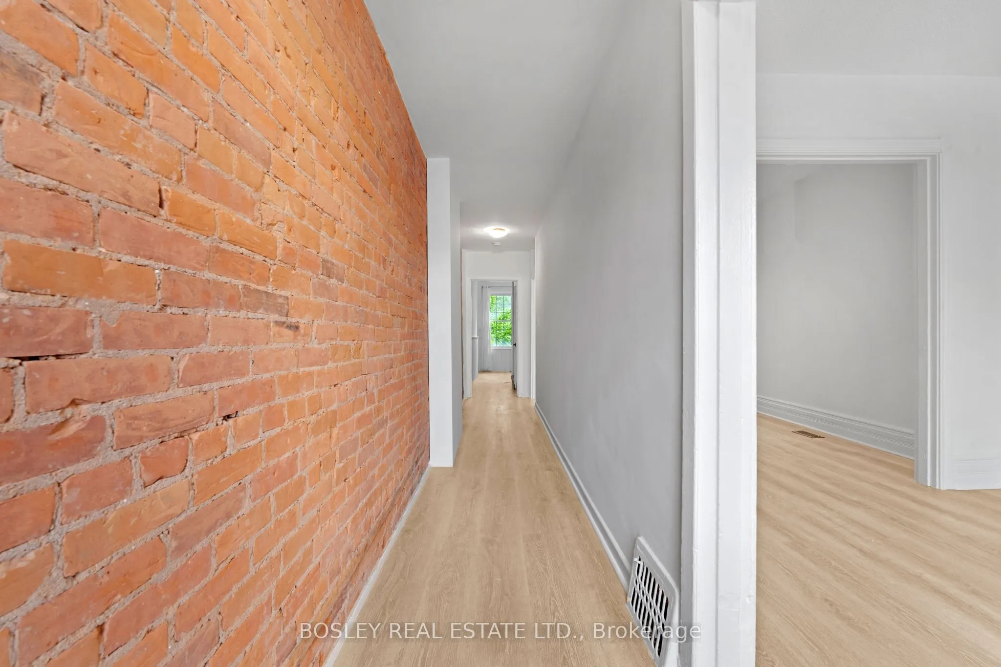 175 MacNab Street N