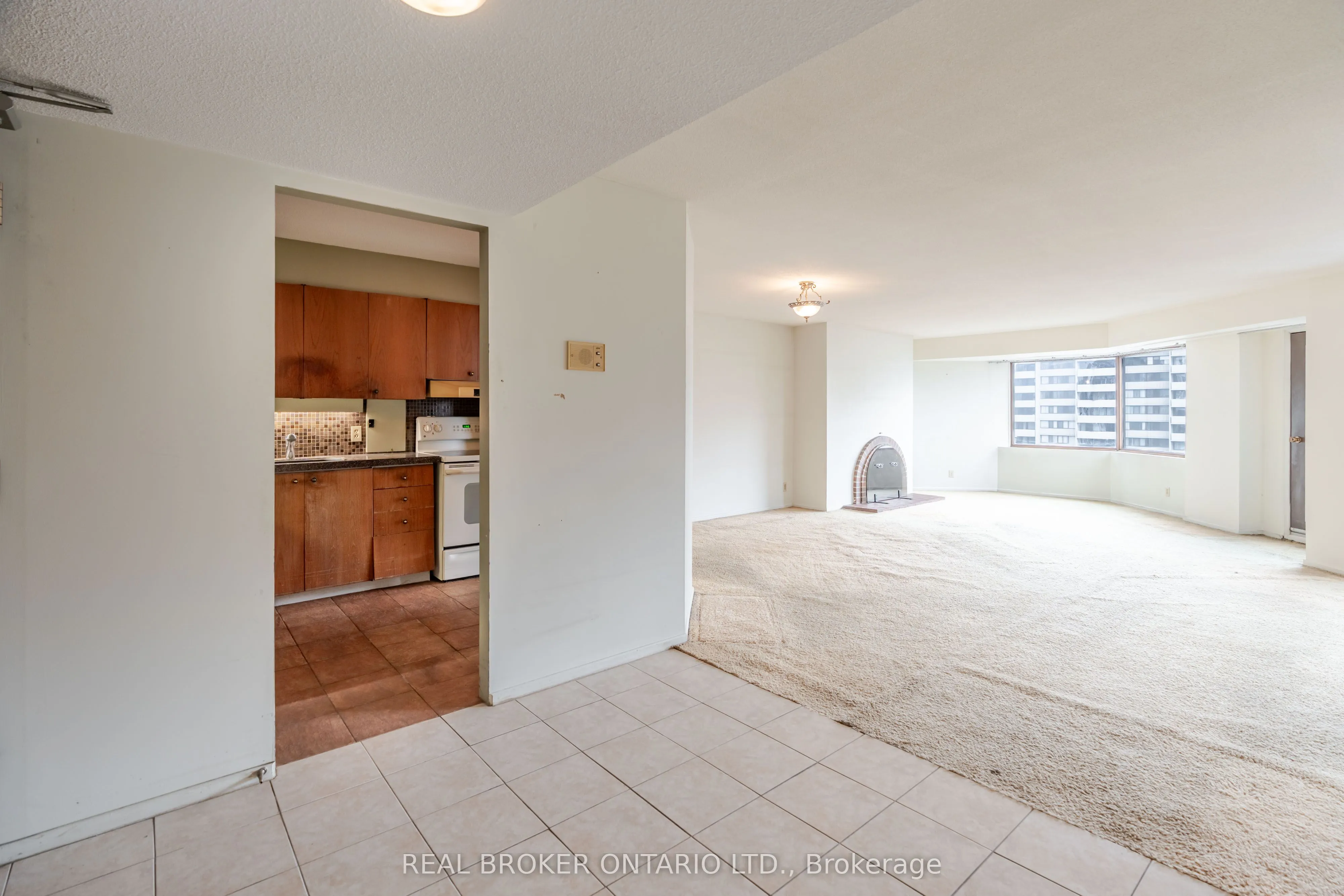 151 Bay Street, #1402