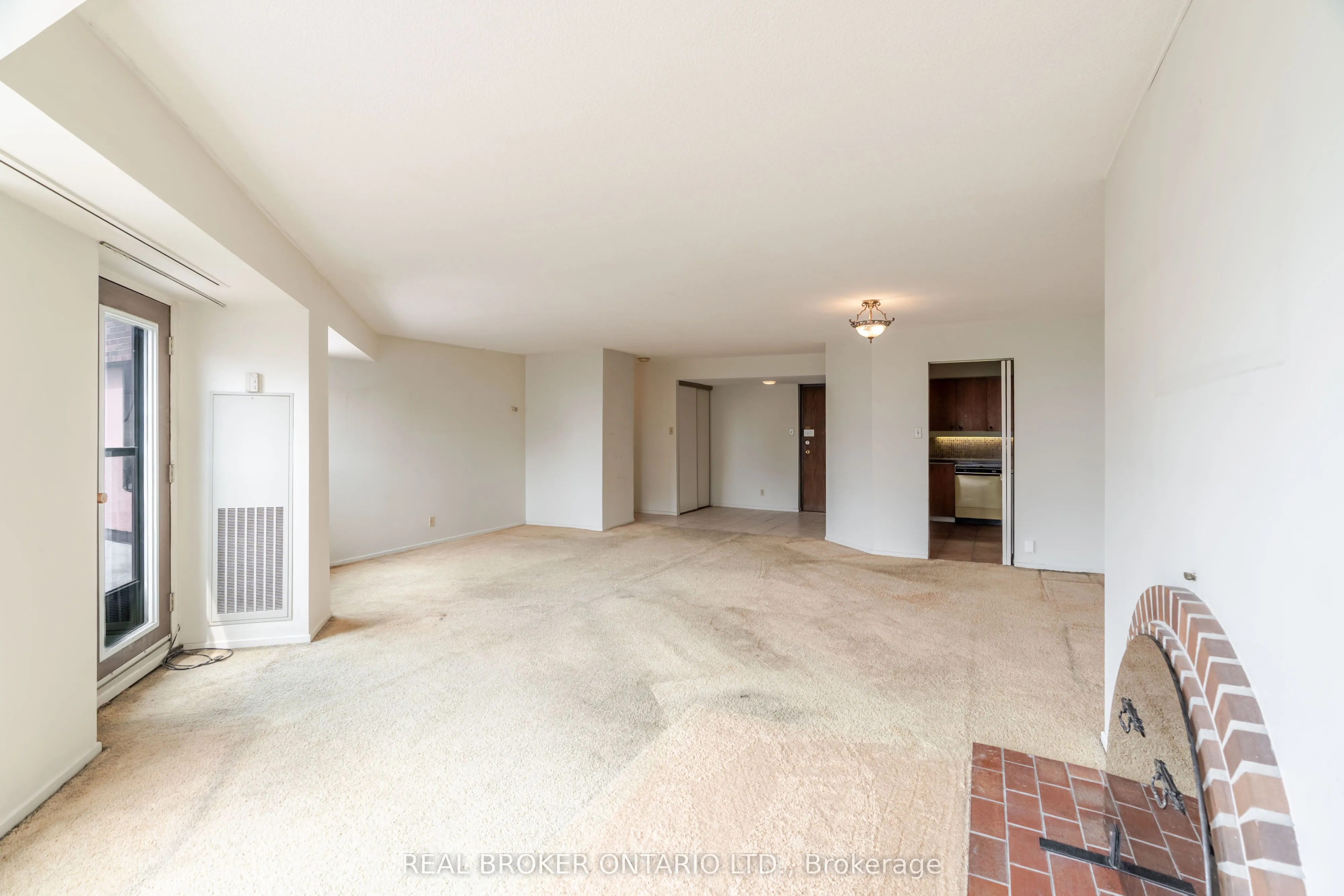 151 Bay Street, #1402