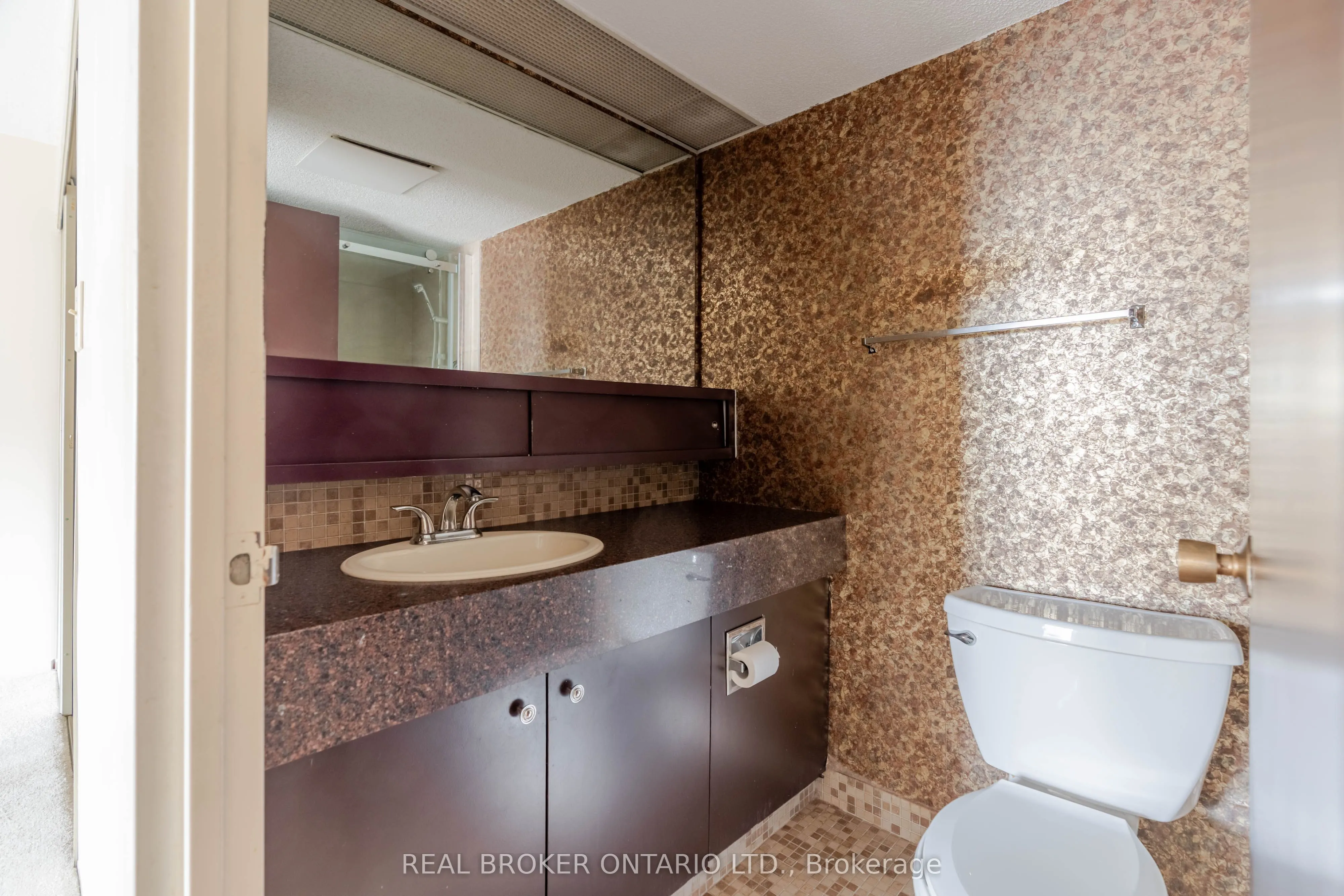 151 Bay Street, #1402