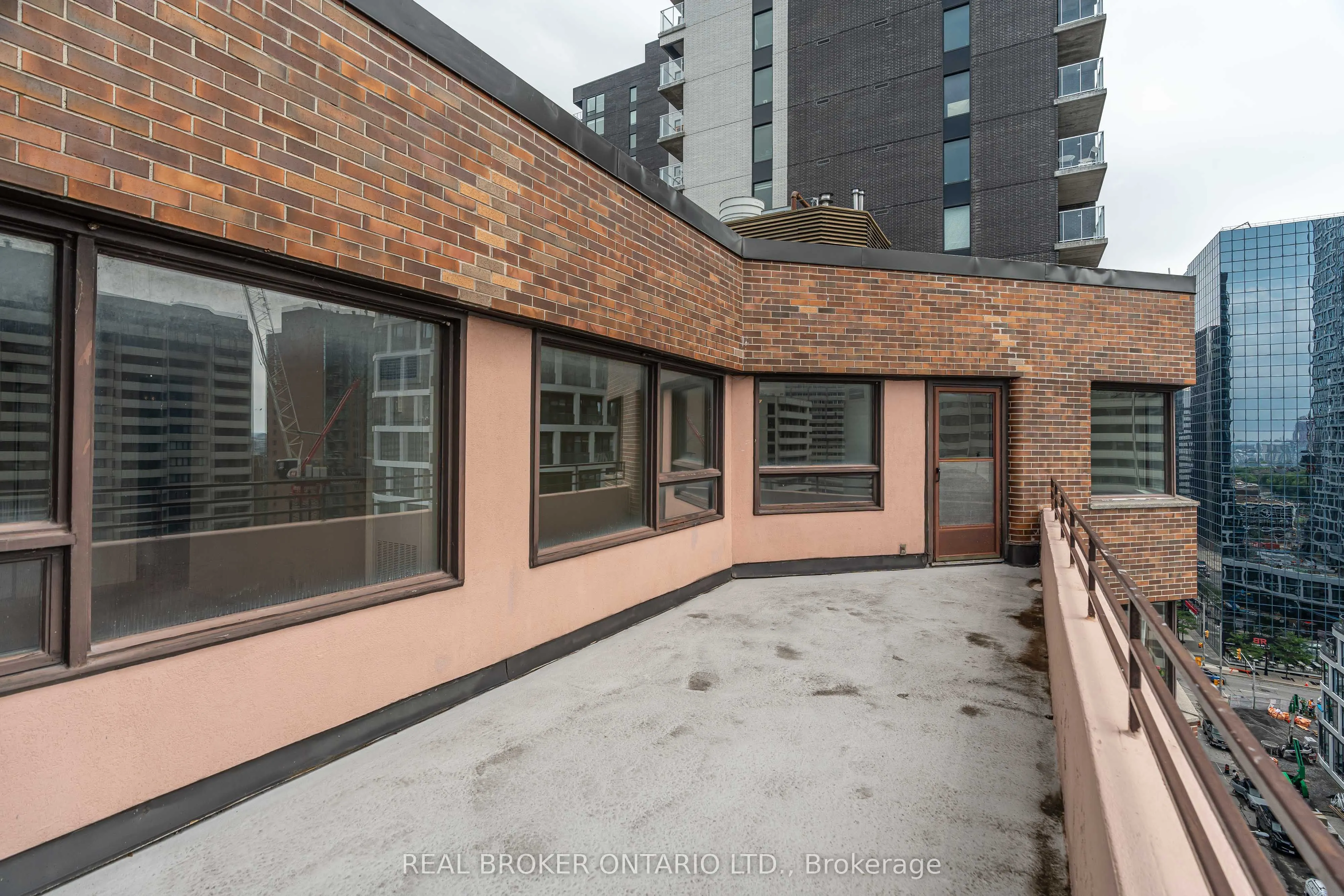151 Bay Street, #1402