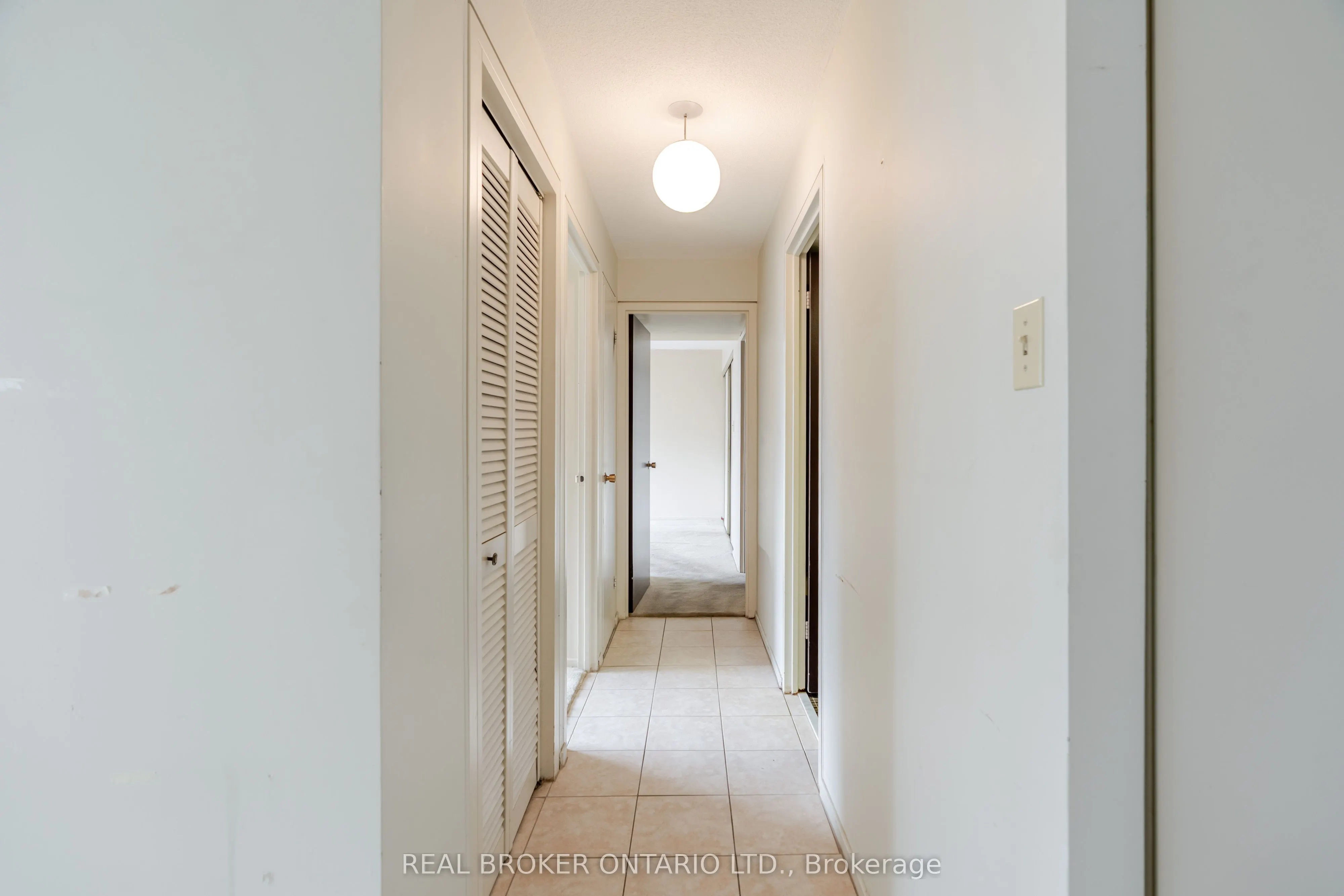 151 Bay Street, #1402