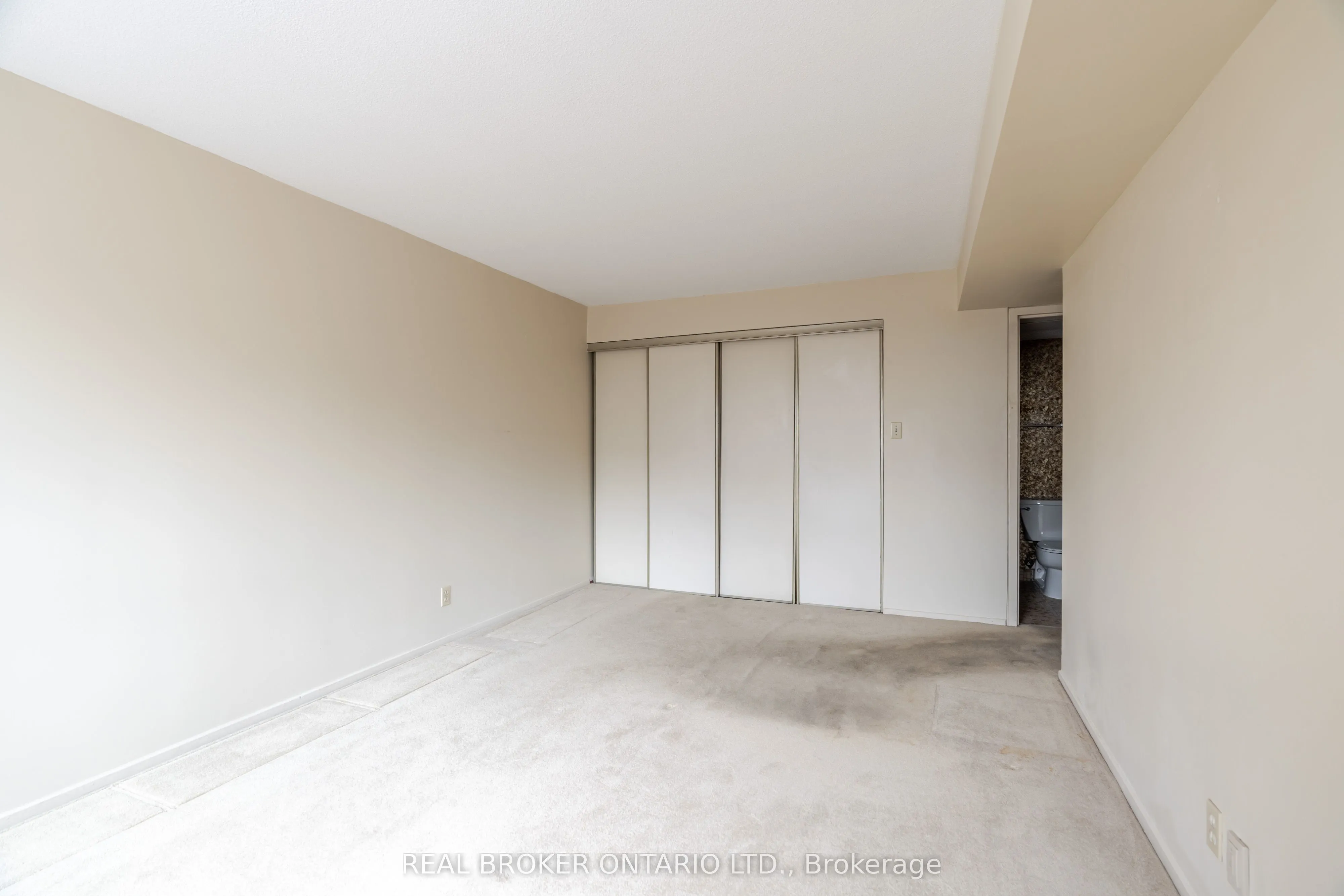 151 Bay Street, #1402