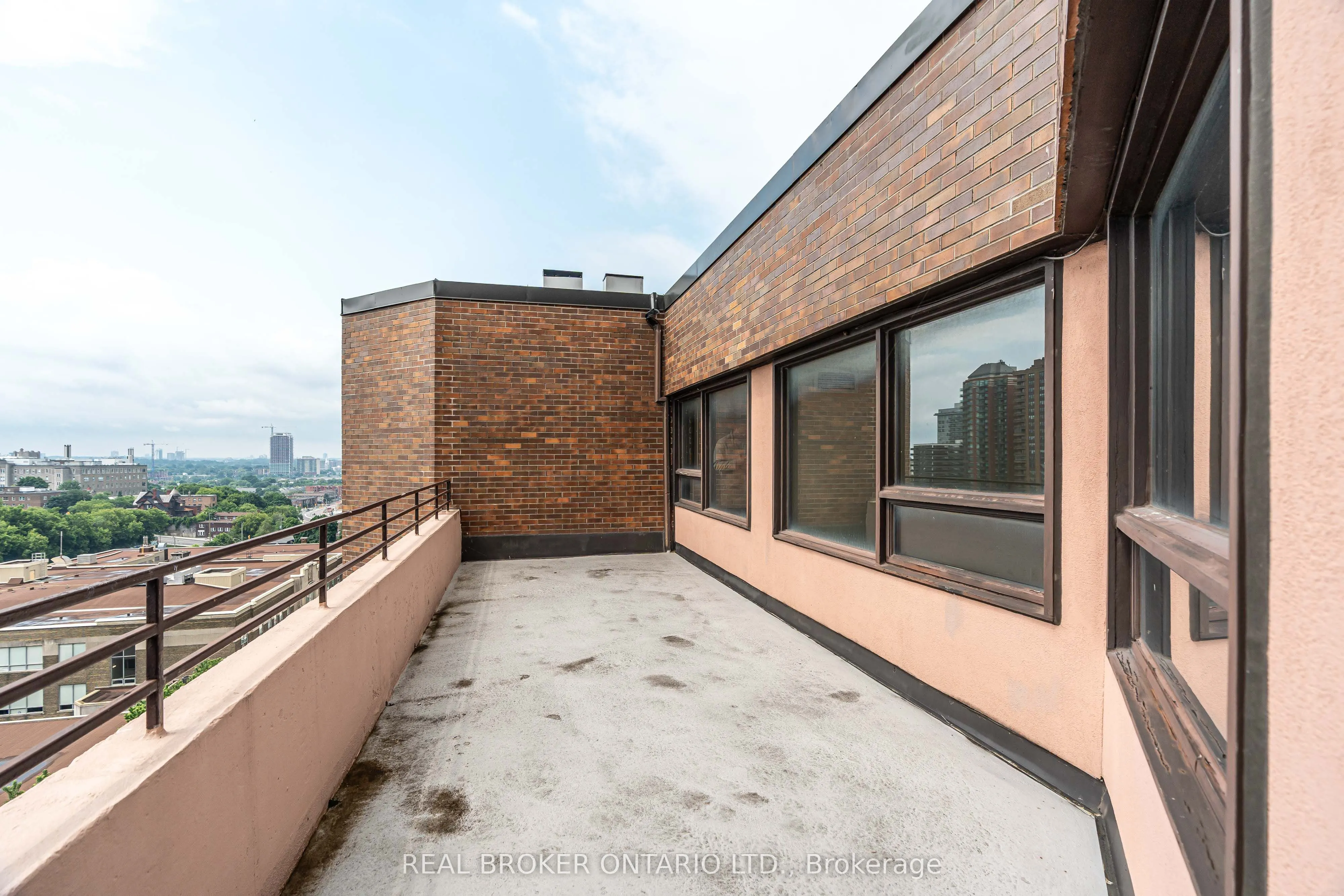 151 Bay Street, #1402