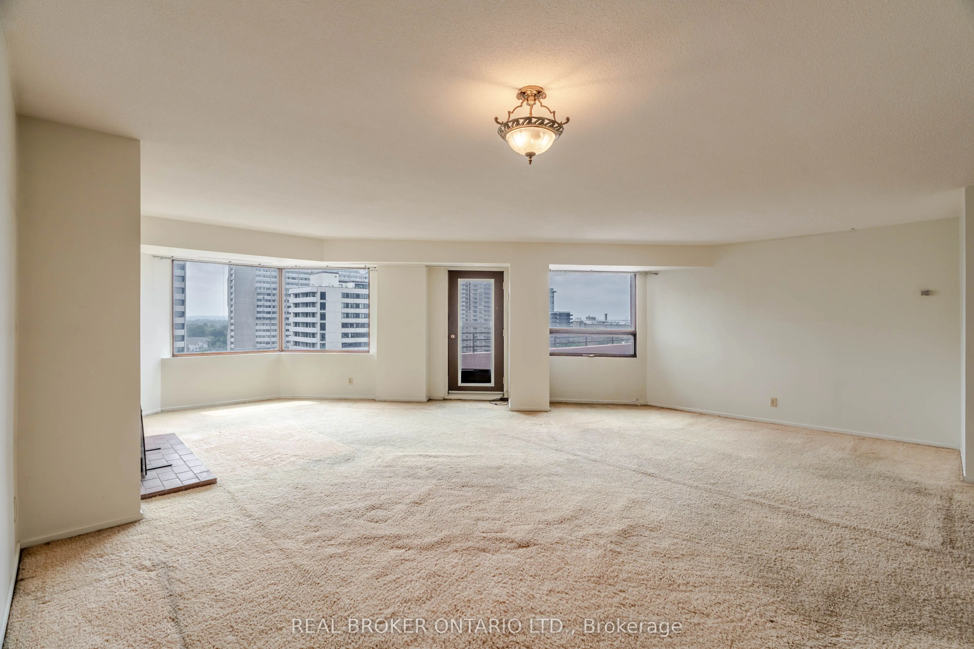 151 Bay Street, #1402