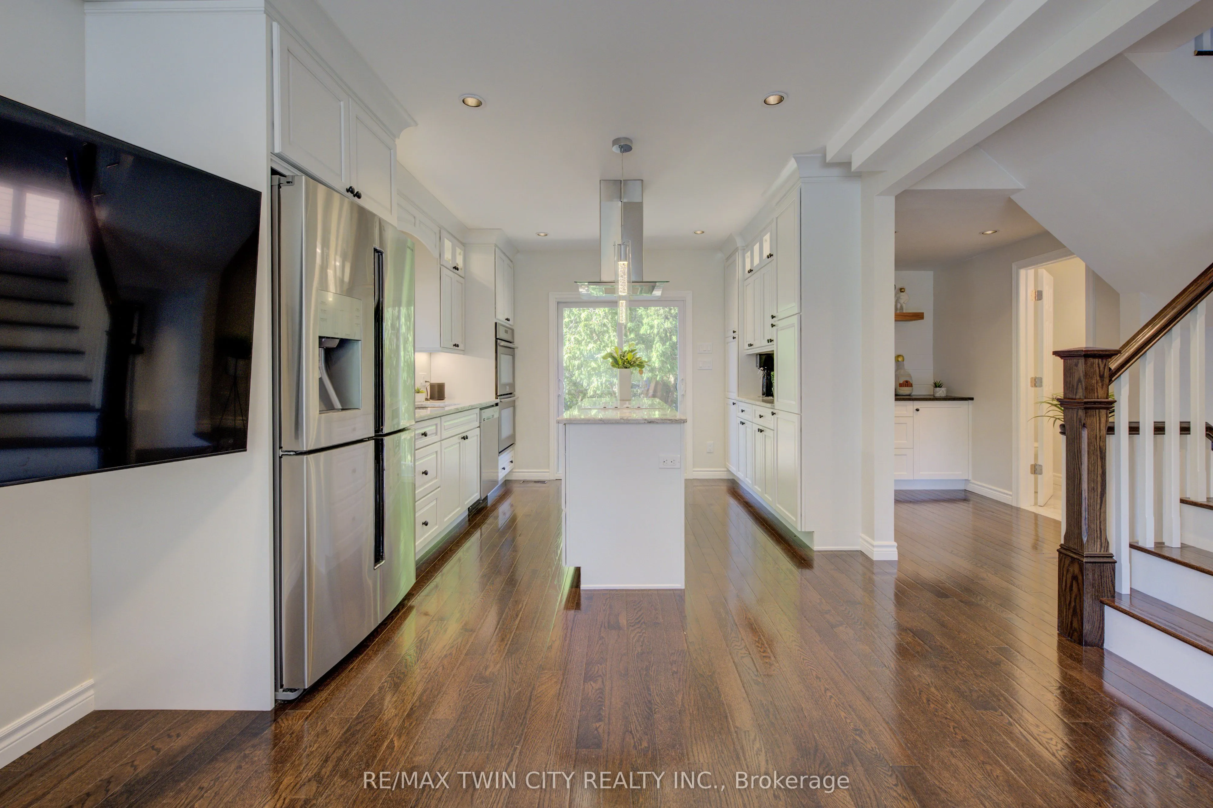 19 Dunbar Road N