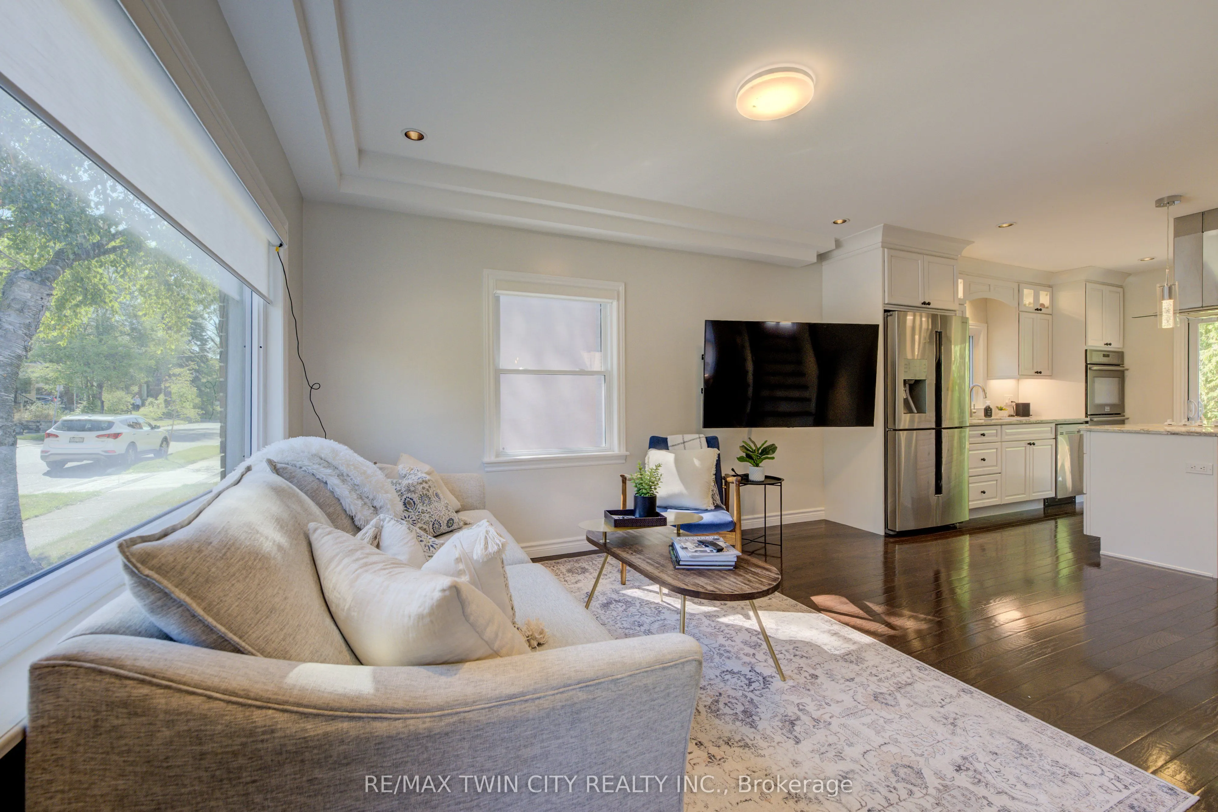 19 Dunbar Road N