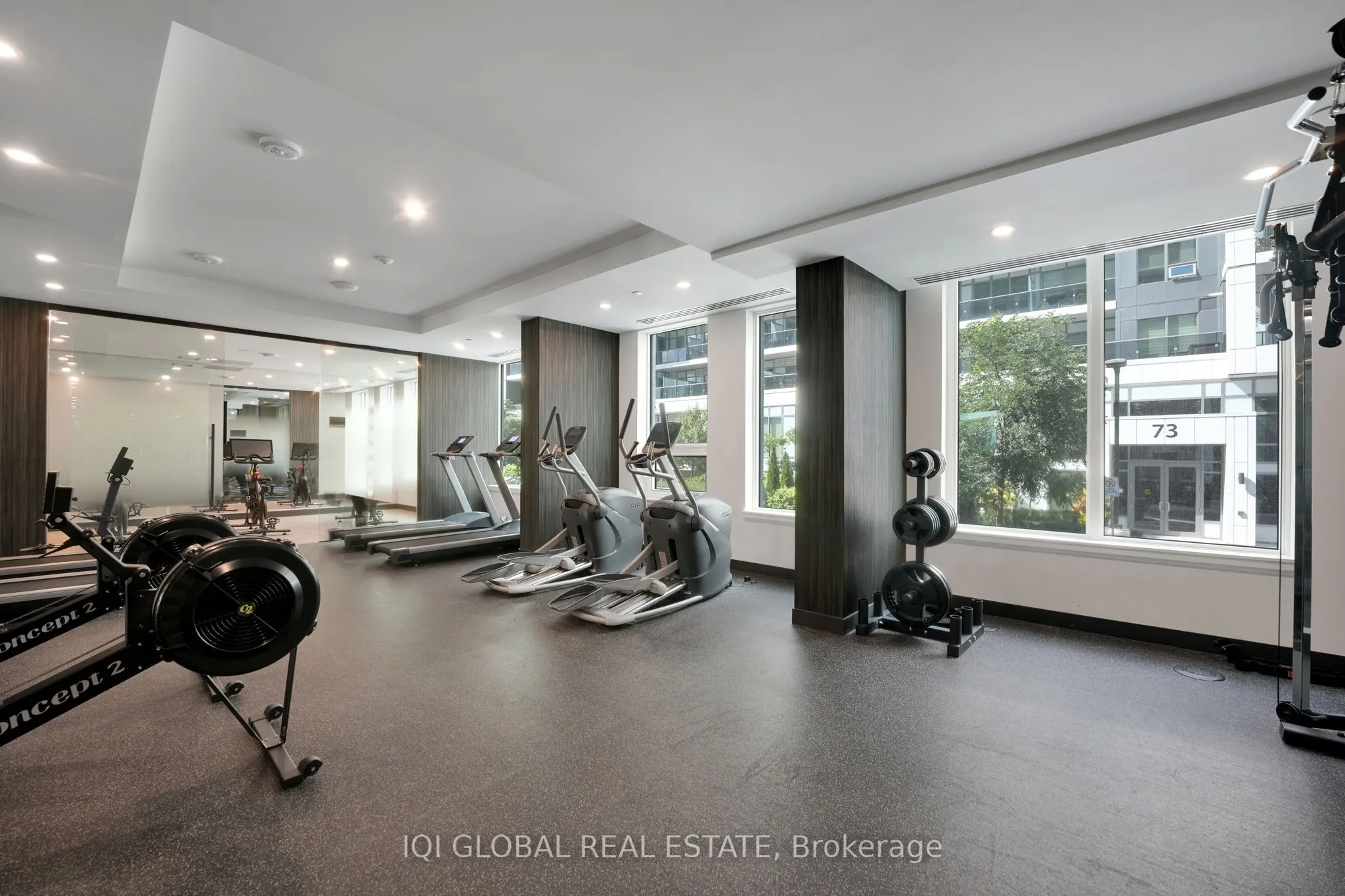 93 Arthur Street S, #907