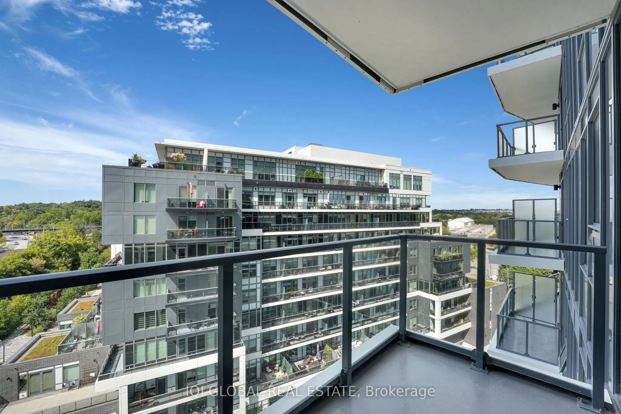 93 Arthur Street S, #907