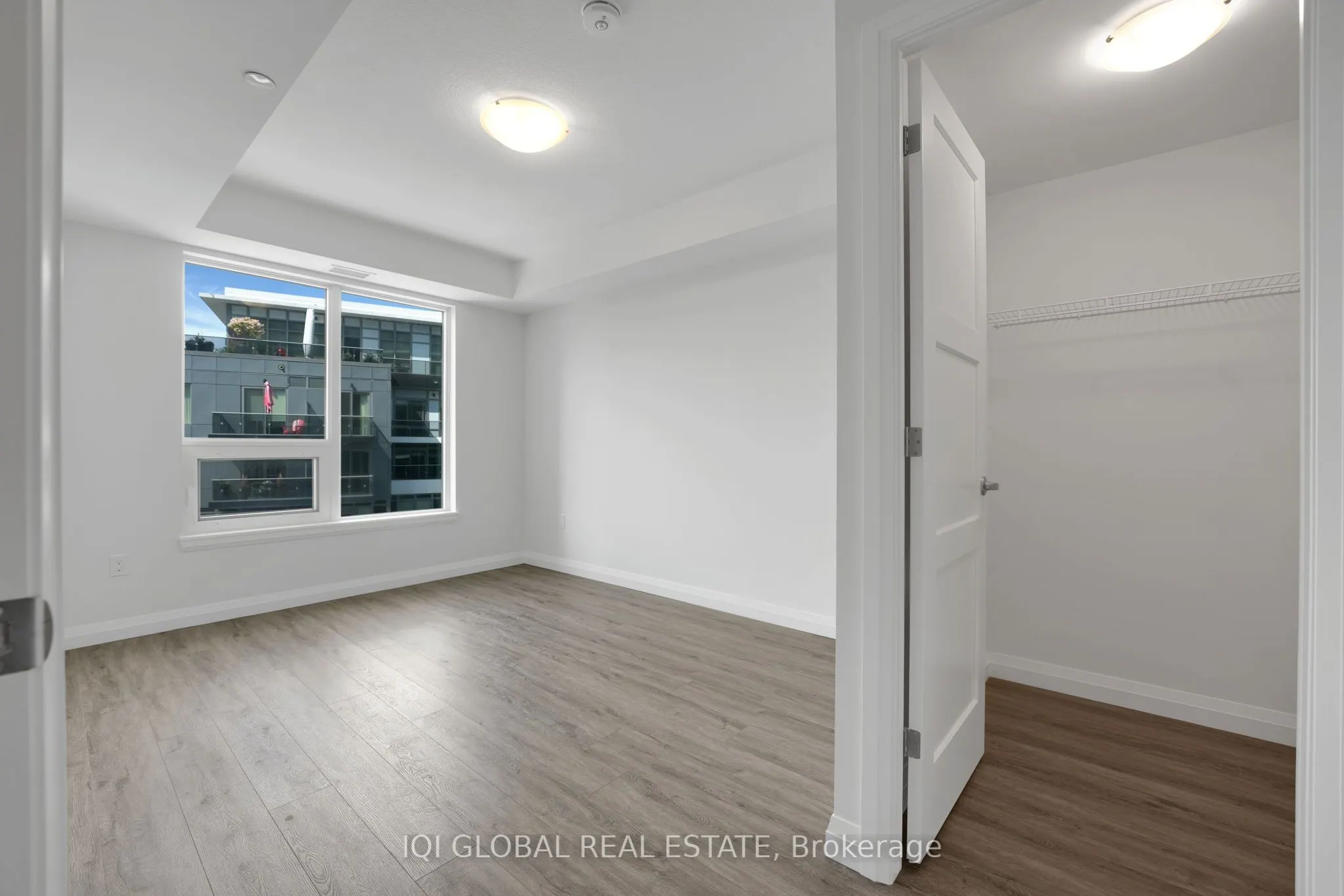 93 Arthur Street S, #907