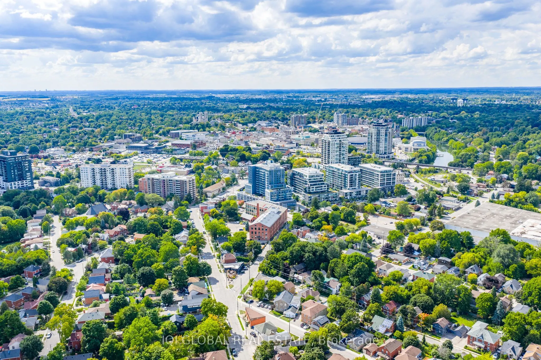93 Arthur Street S, #907