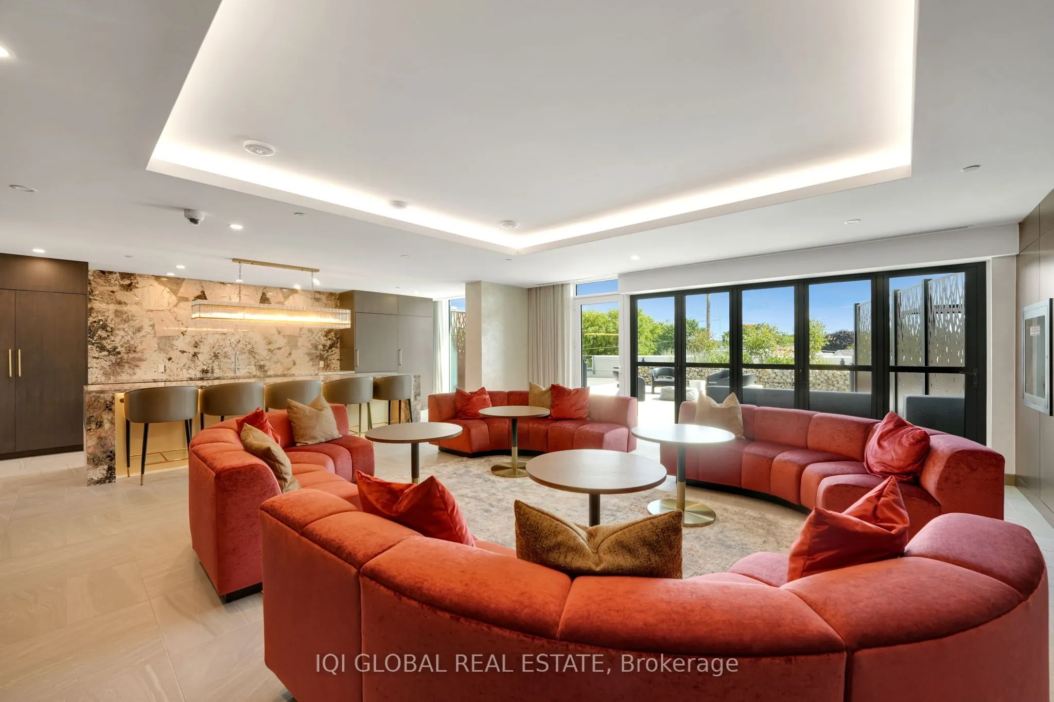 93 Arthur Street S, #907