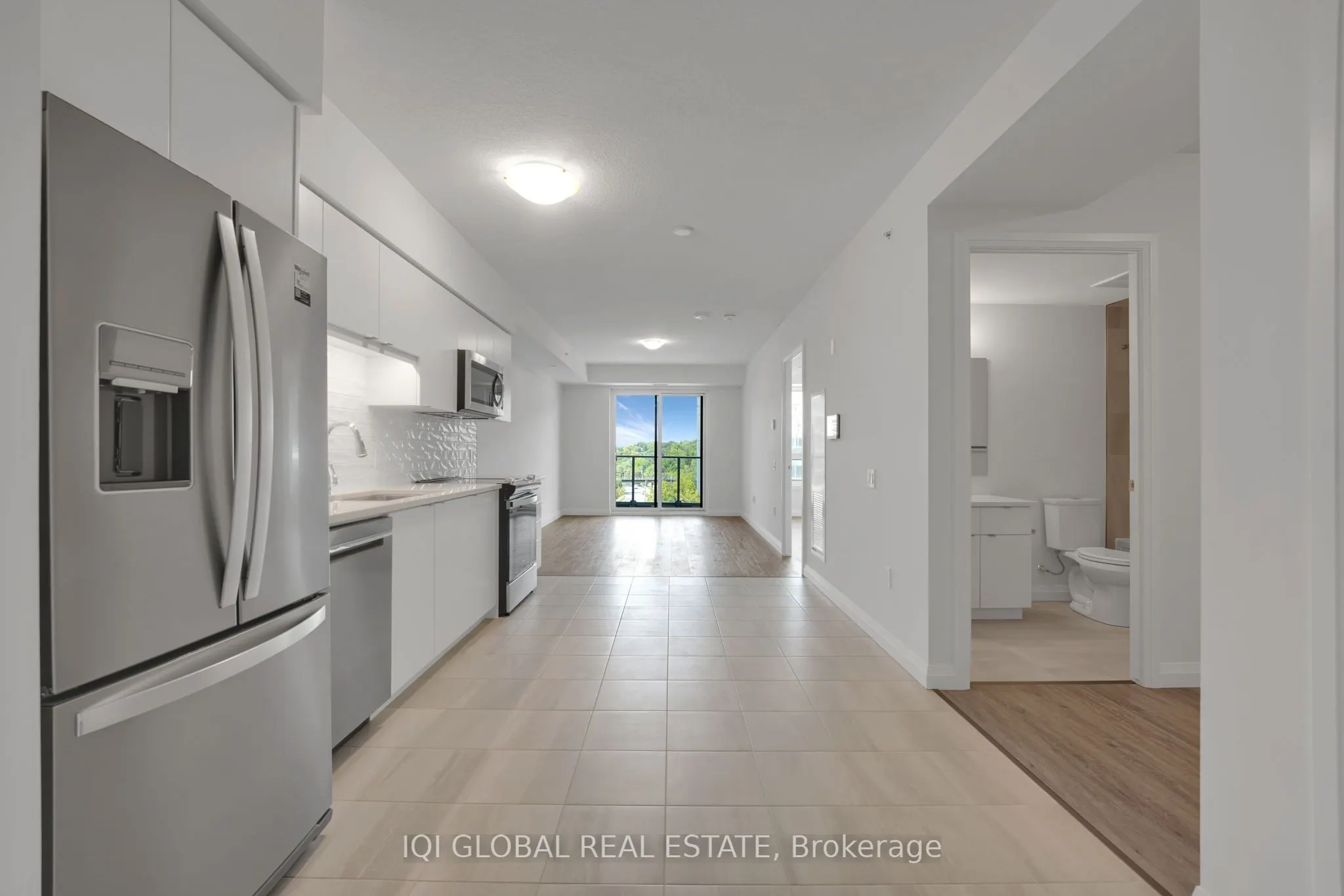 93 Arthur Street S, #907
