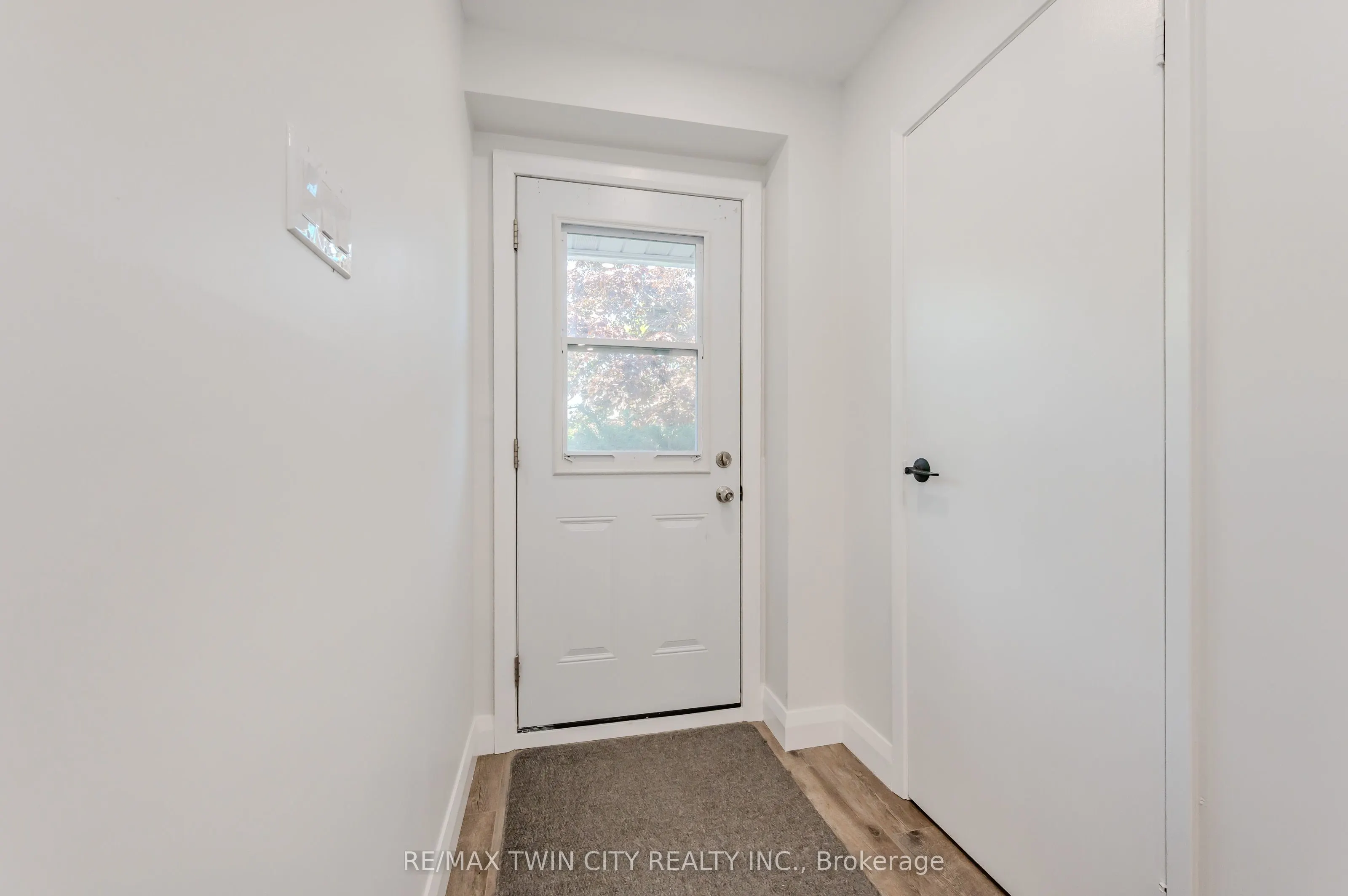 308 Bluevale Street N, #E