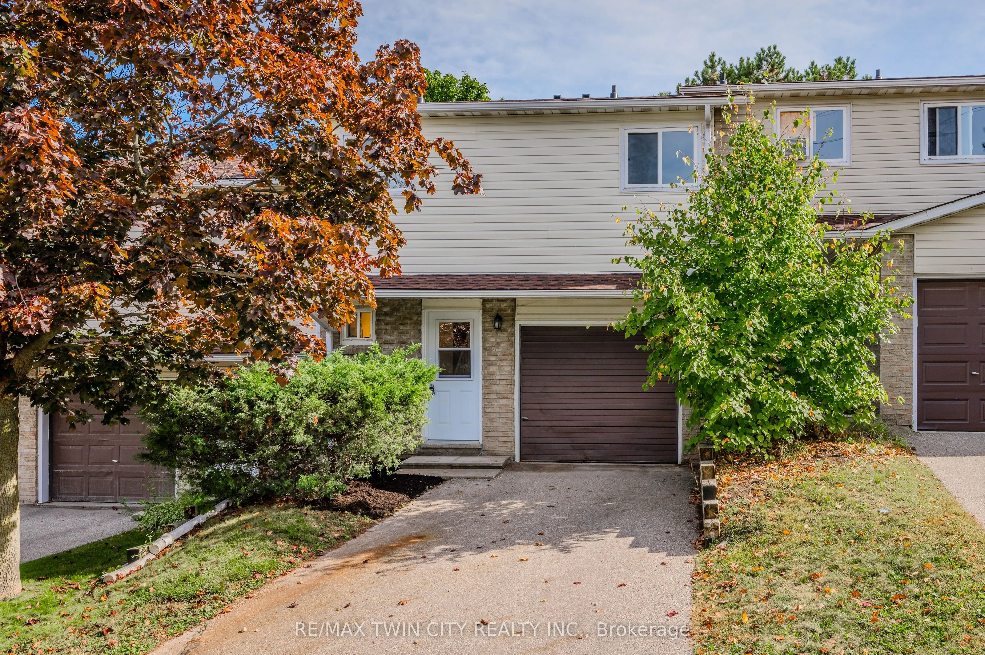 308 Bluevale Street N, #E