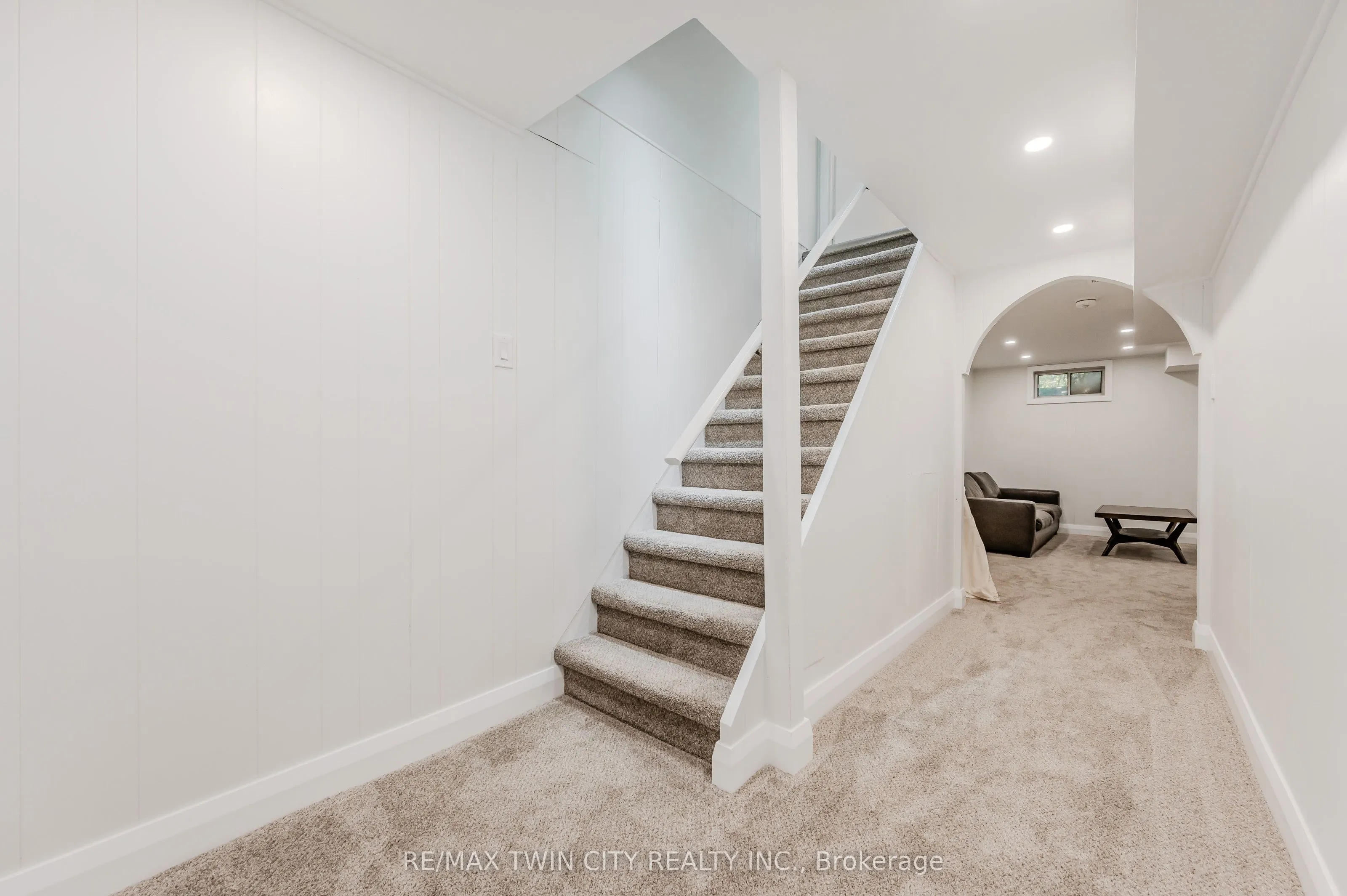 308 Bluevale Street N, #E