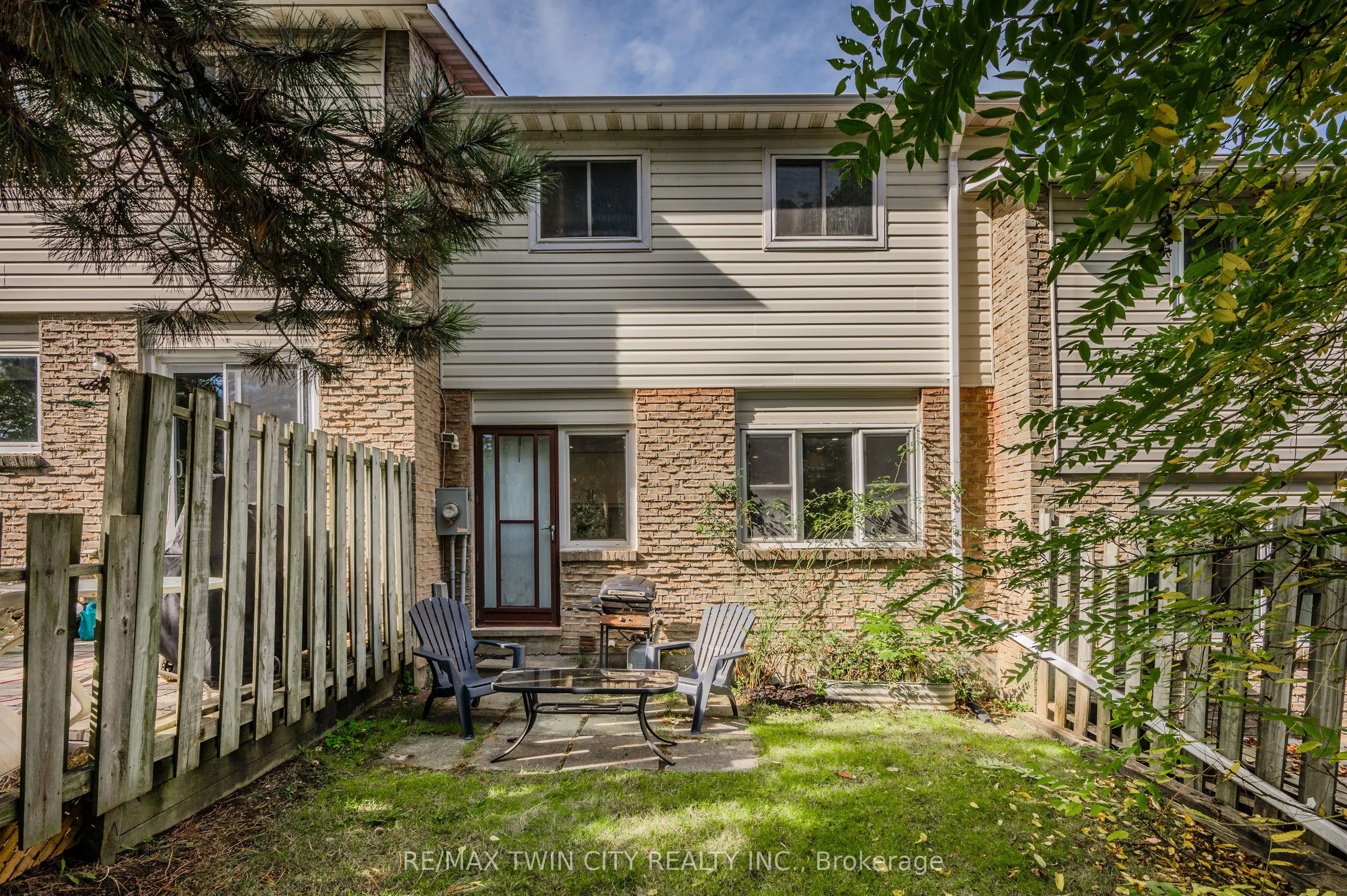 308 Bluevale Street N, #E