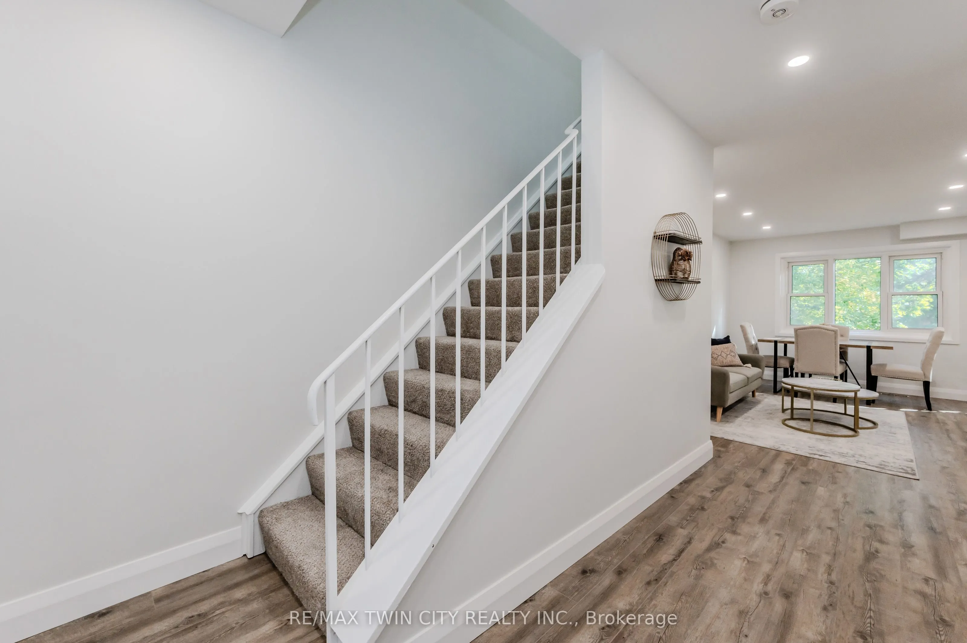 308 Bluevale Street N, #E