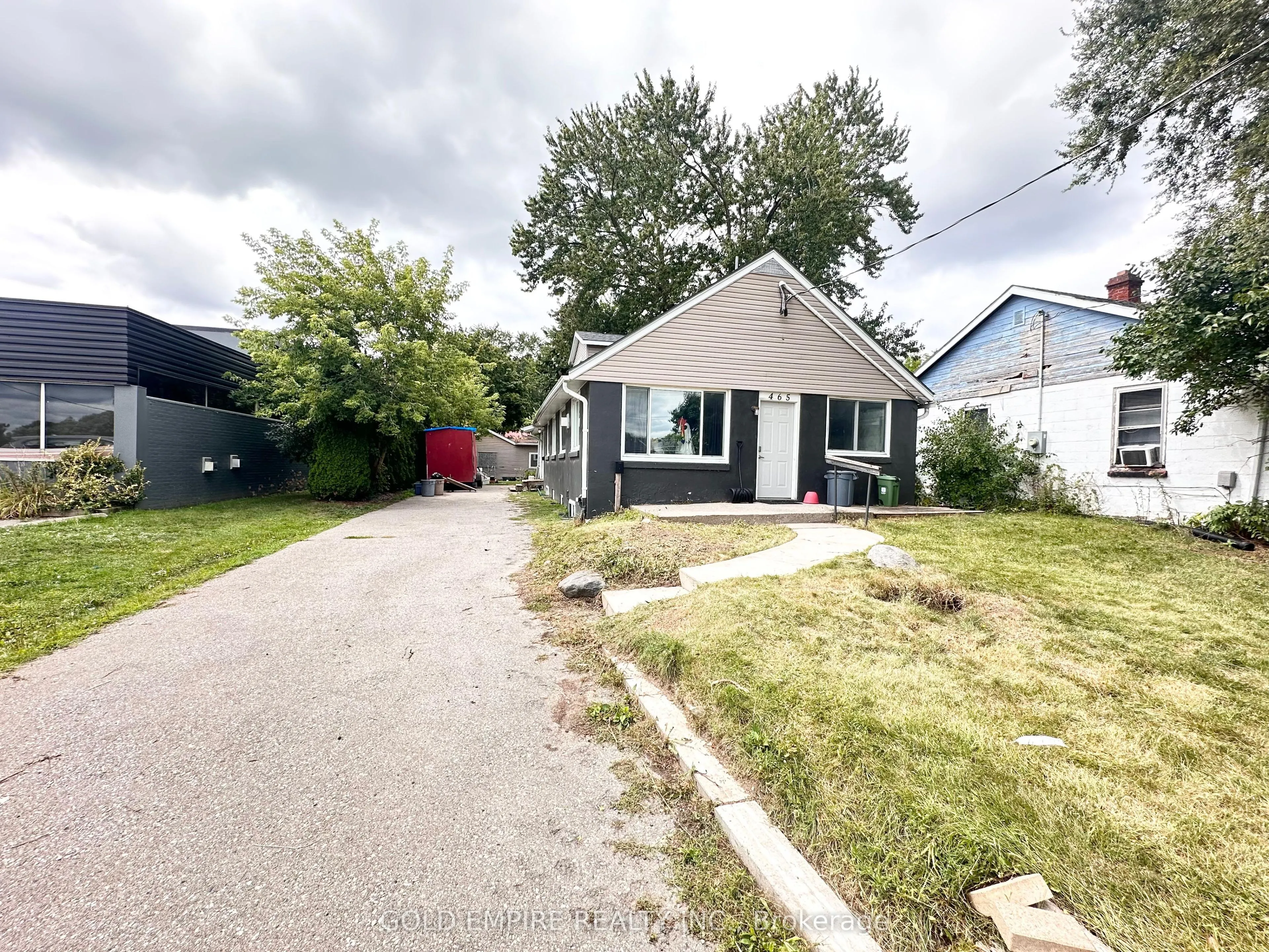 465 Second Street