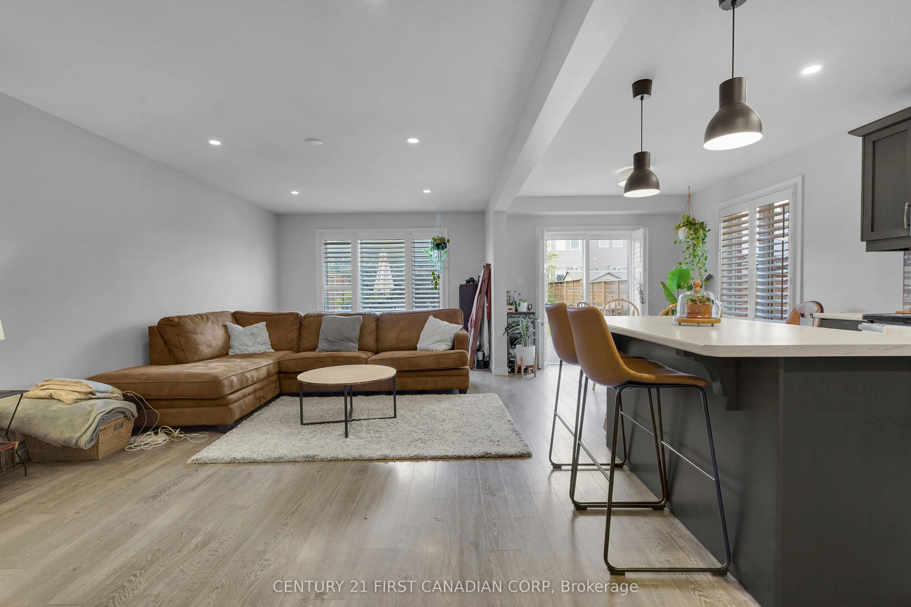 1879 Reilly Walk