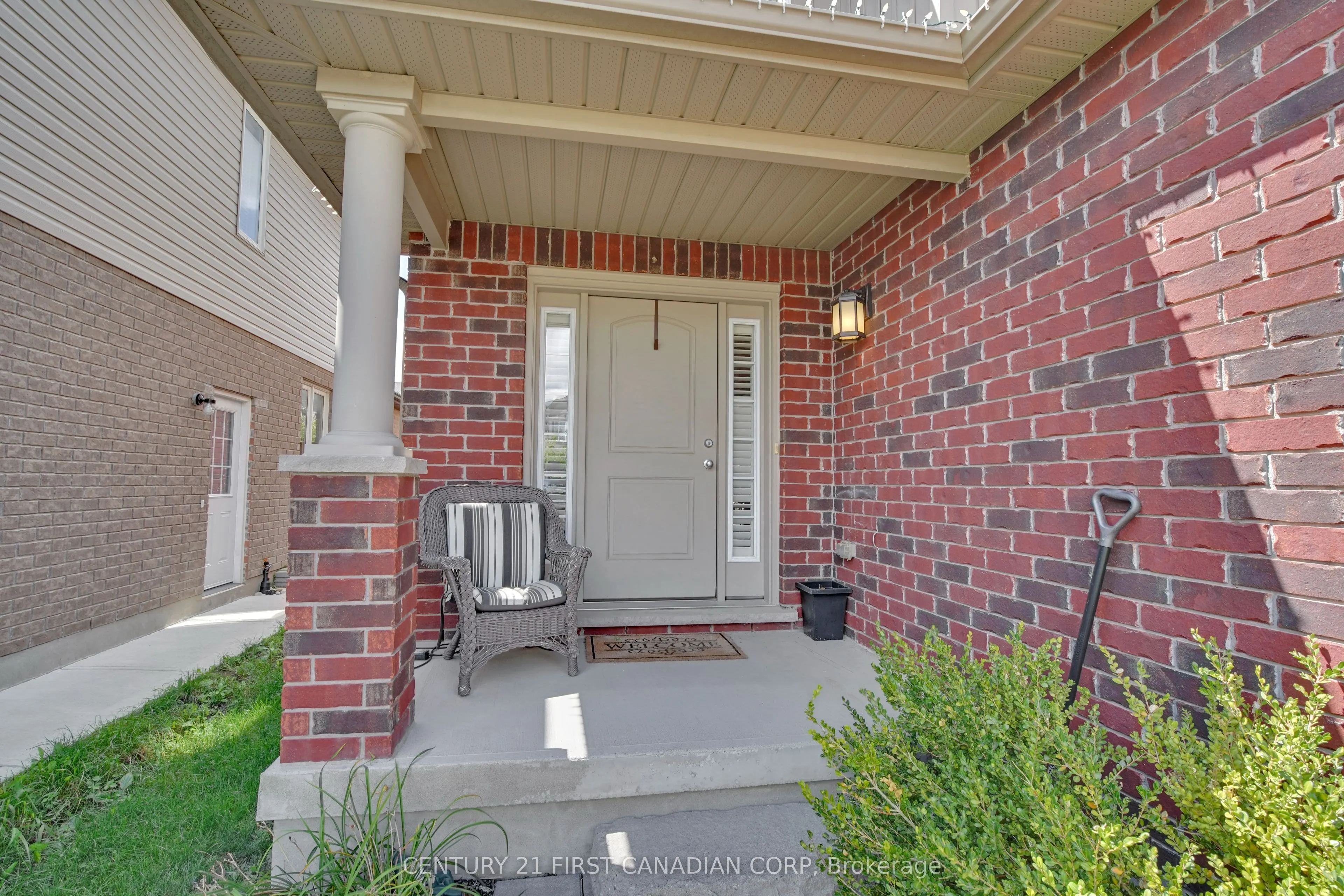 1879 Reilly Walk