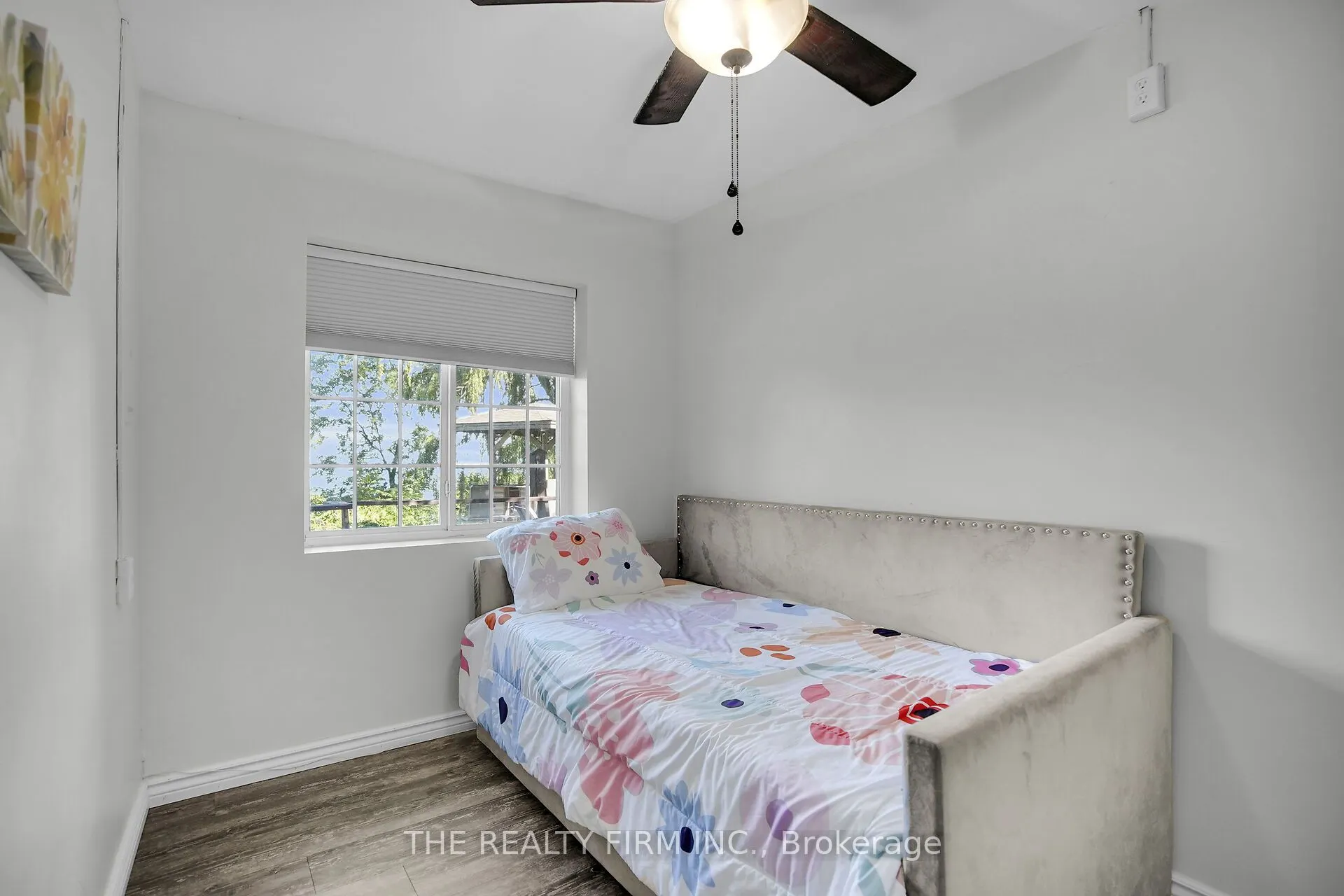 3692 BEVERLY Glen
