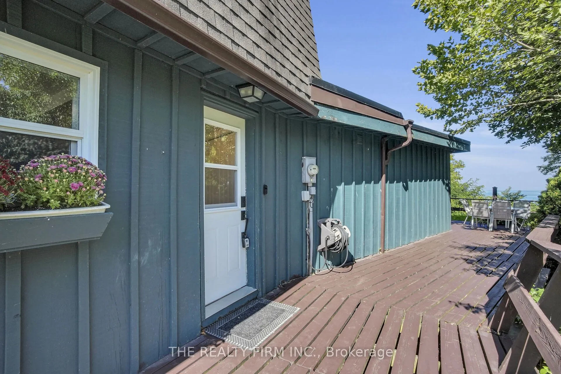 3692 BEVERLY Glen